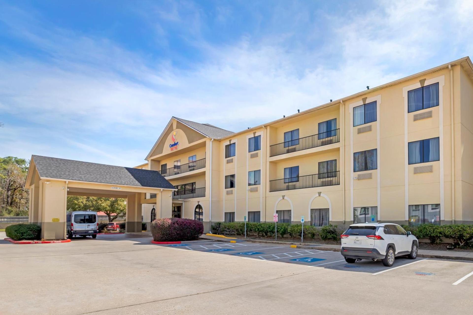 Comfort Suites Bush Intercontinental Airport photo 14