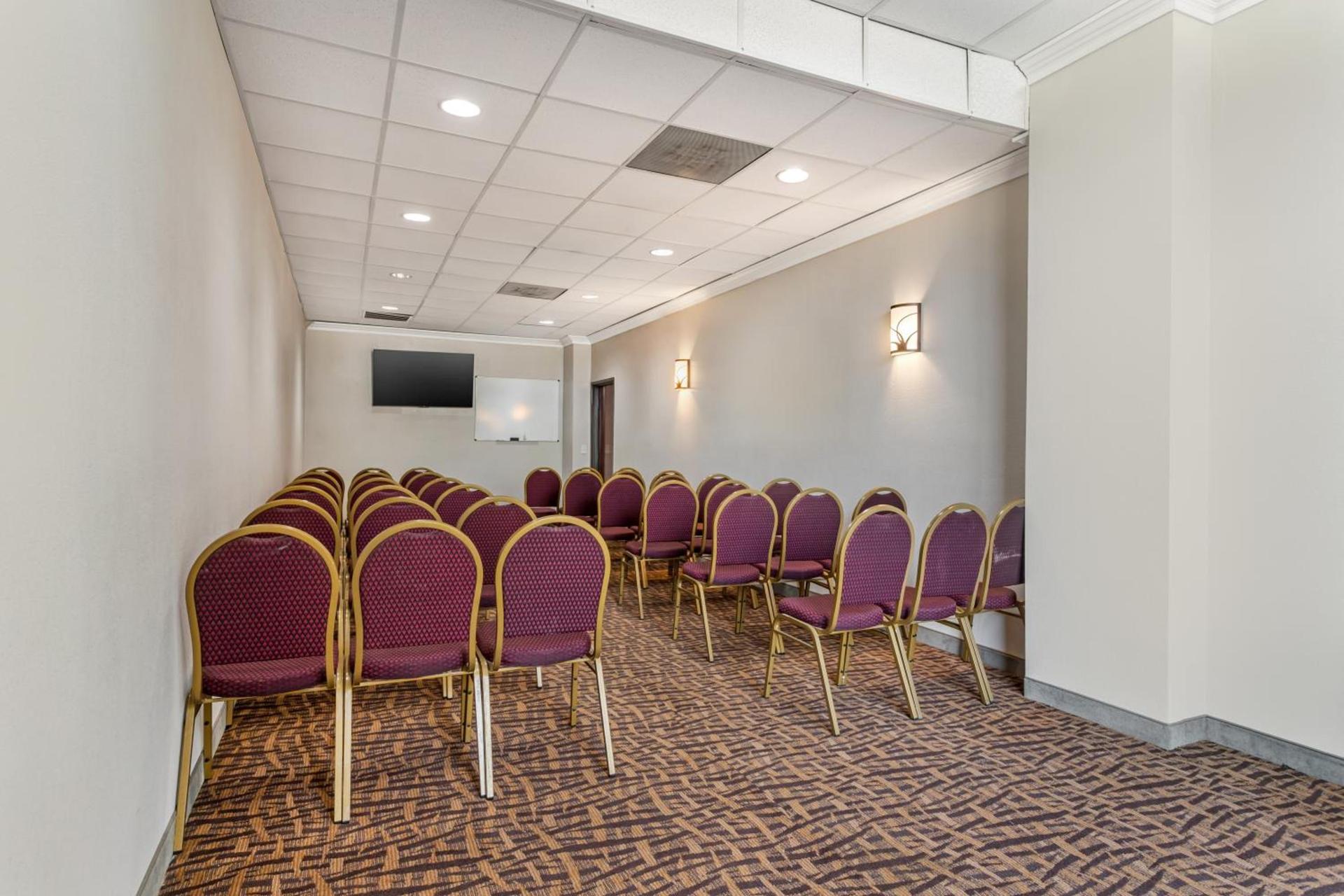 Comfort Suites Bush Intercontinental Airport photo 16