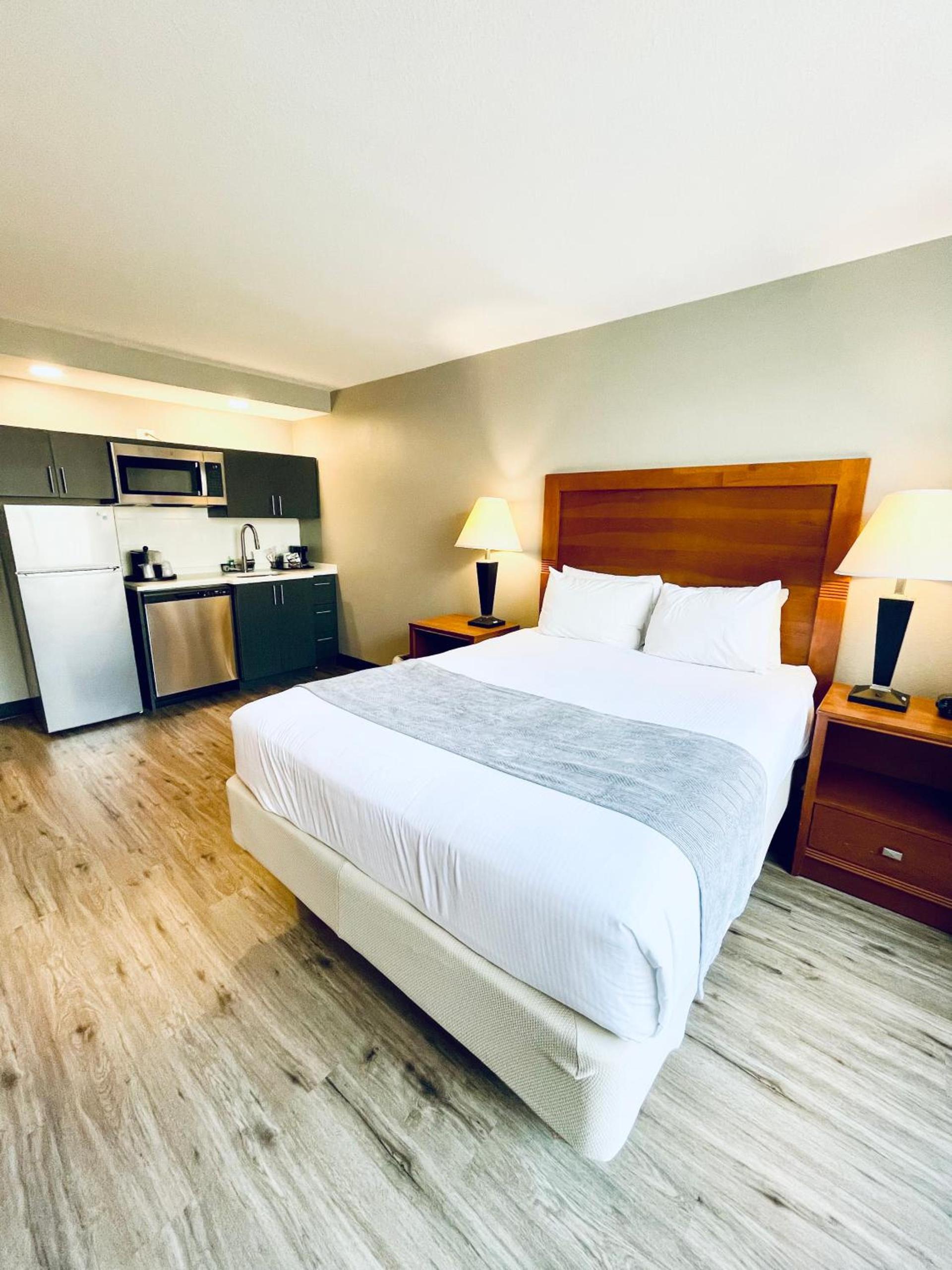 Hawthorn Extended Stay by Wyndham Ellsworth Bar Harbor photo 12