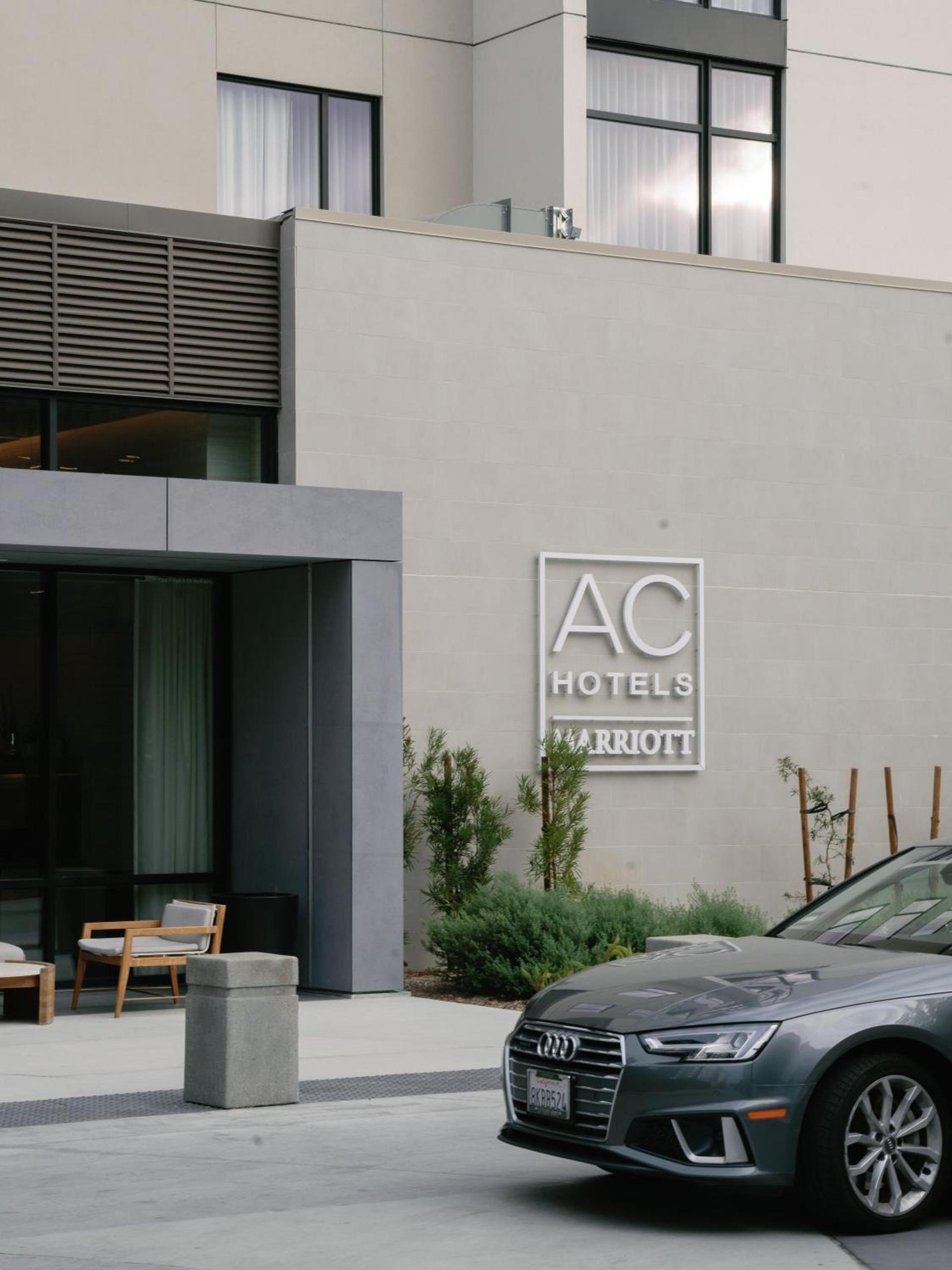 AC Hotel by Marriott Sunnyvale Moffett Park photo 2