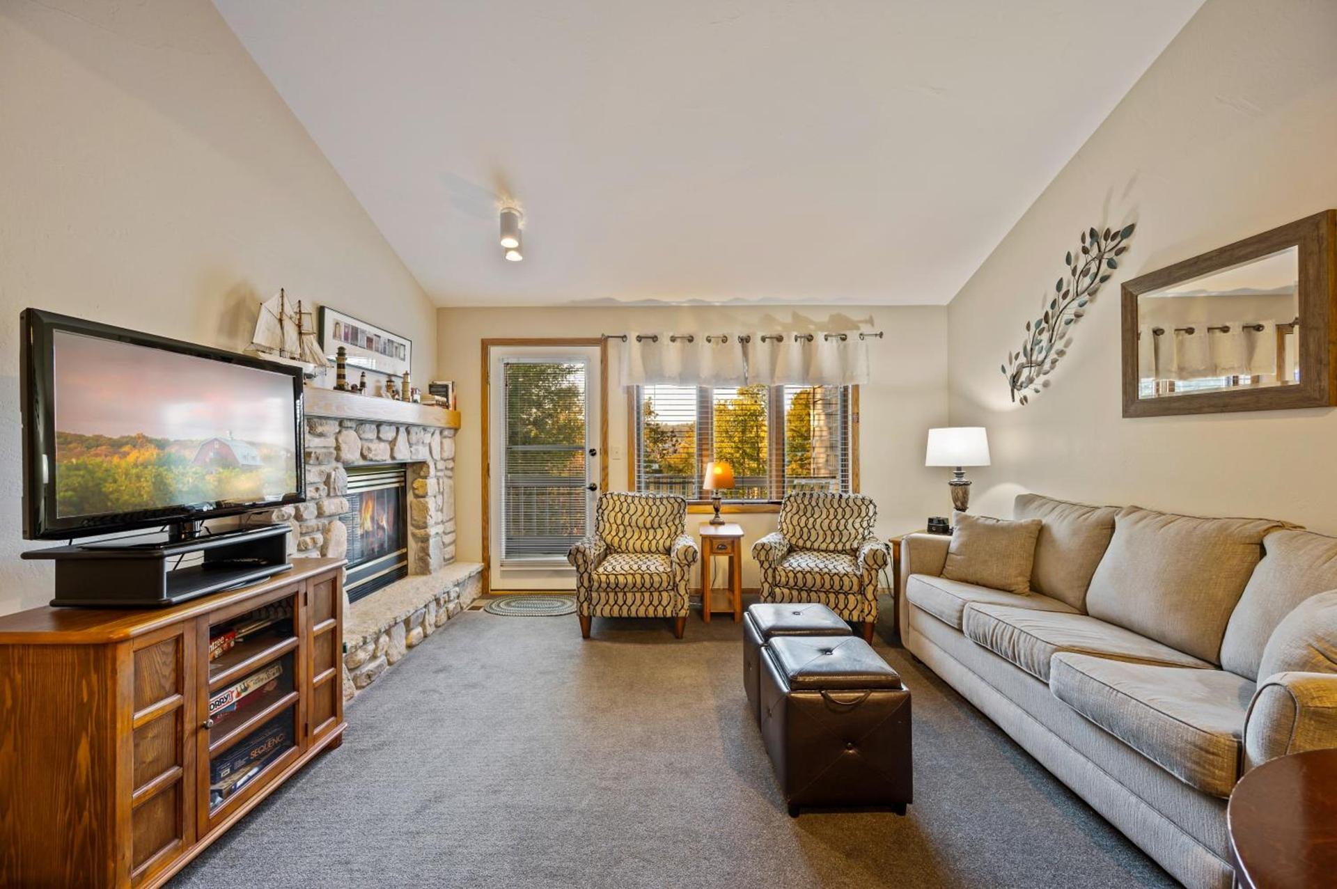 Evergreen Hill Condominiums photo 3