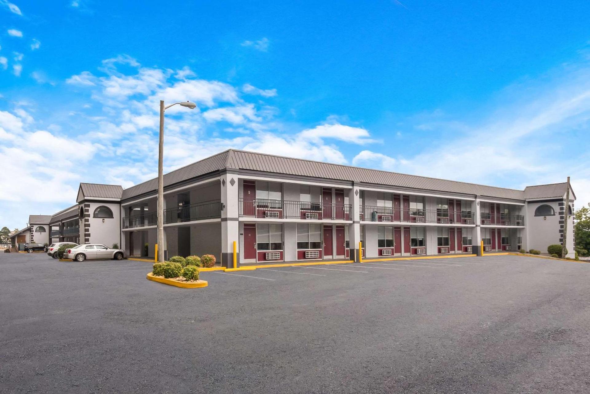 Rodeway Inn Cleveland TN I-75 photo 5