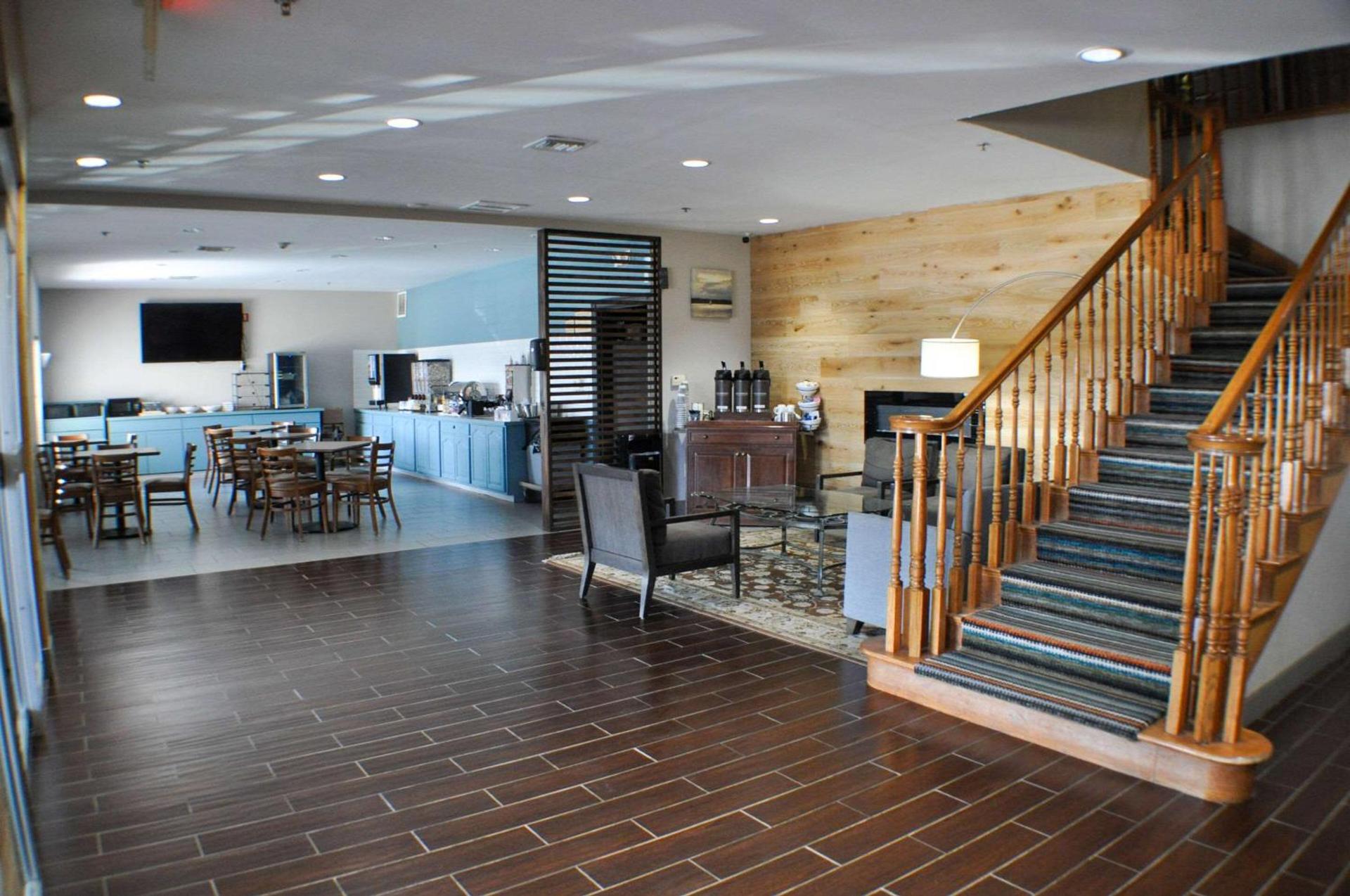 Country Inn & Suites by Radisson, Topeka West, KS photo 10