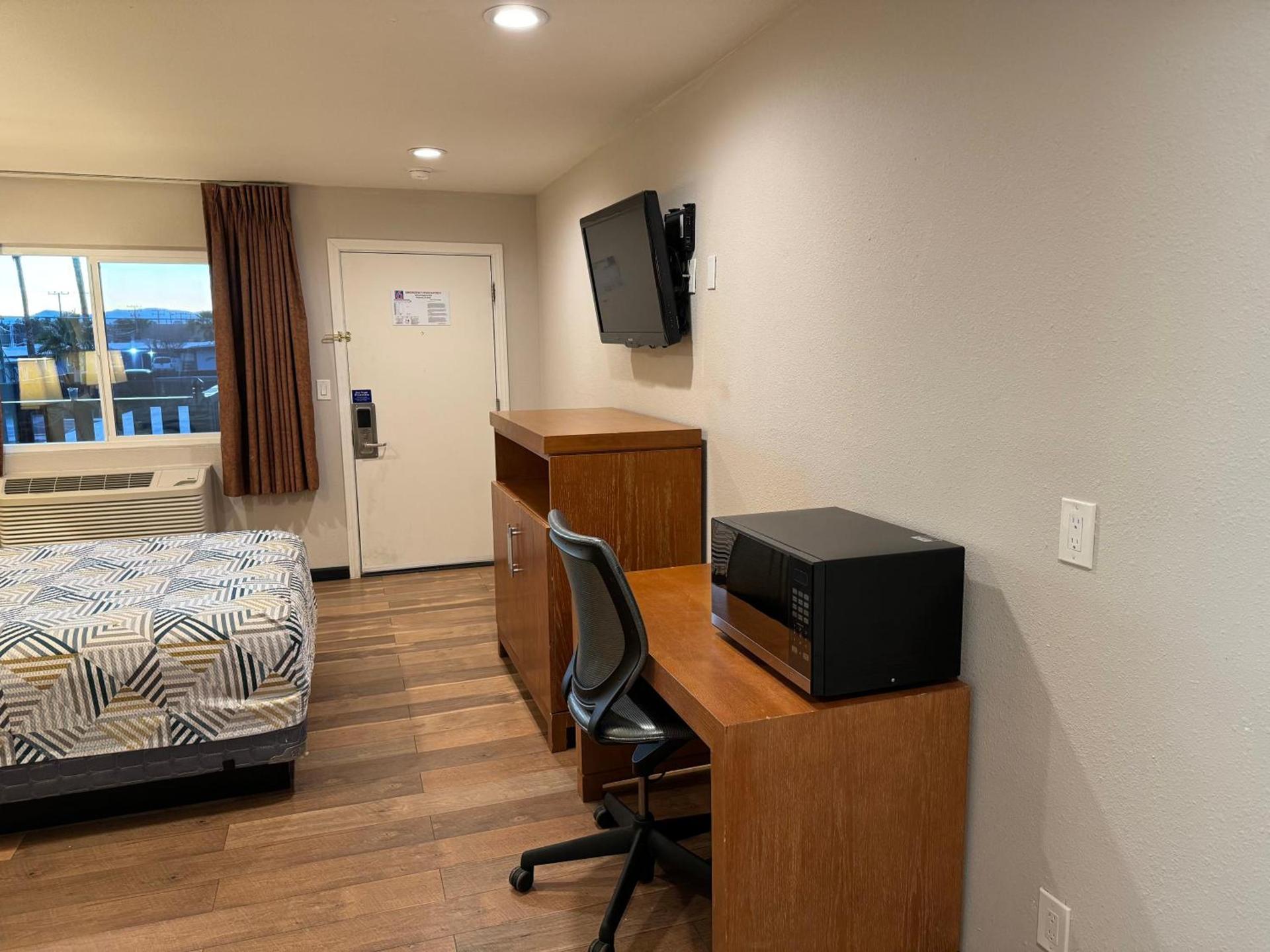 Motel 6 Ridgecrest, CA China Lake photo 27