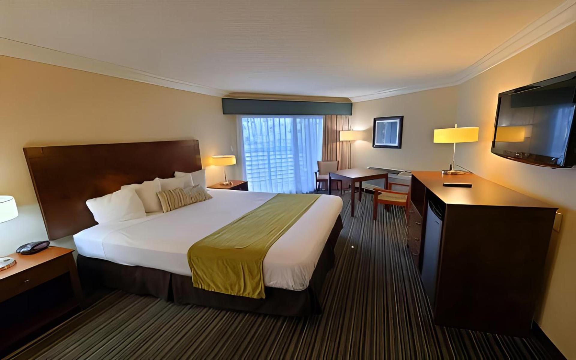 Huntington Beach Inn photo 33