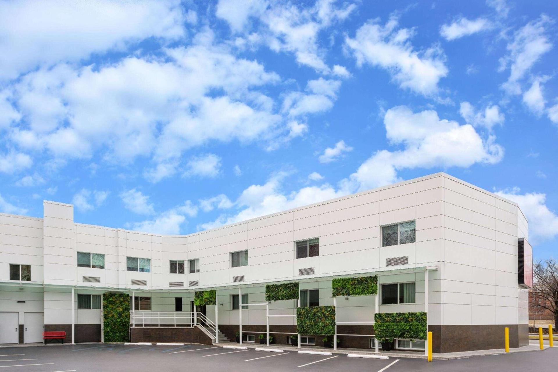 Ramada by Wyndham Bronx photo 34