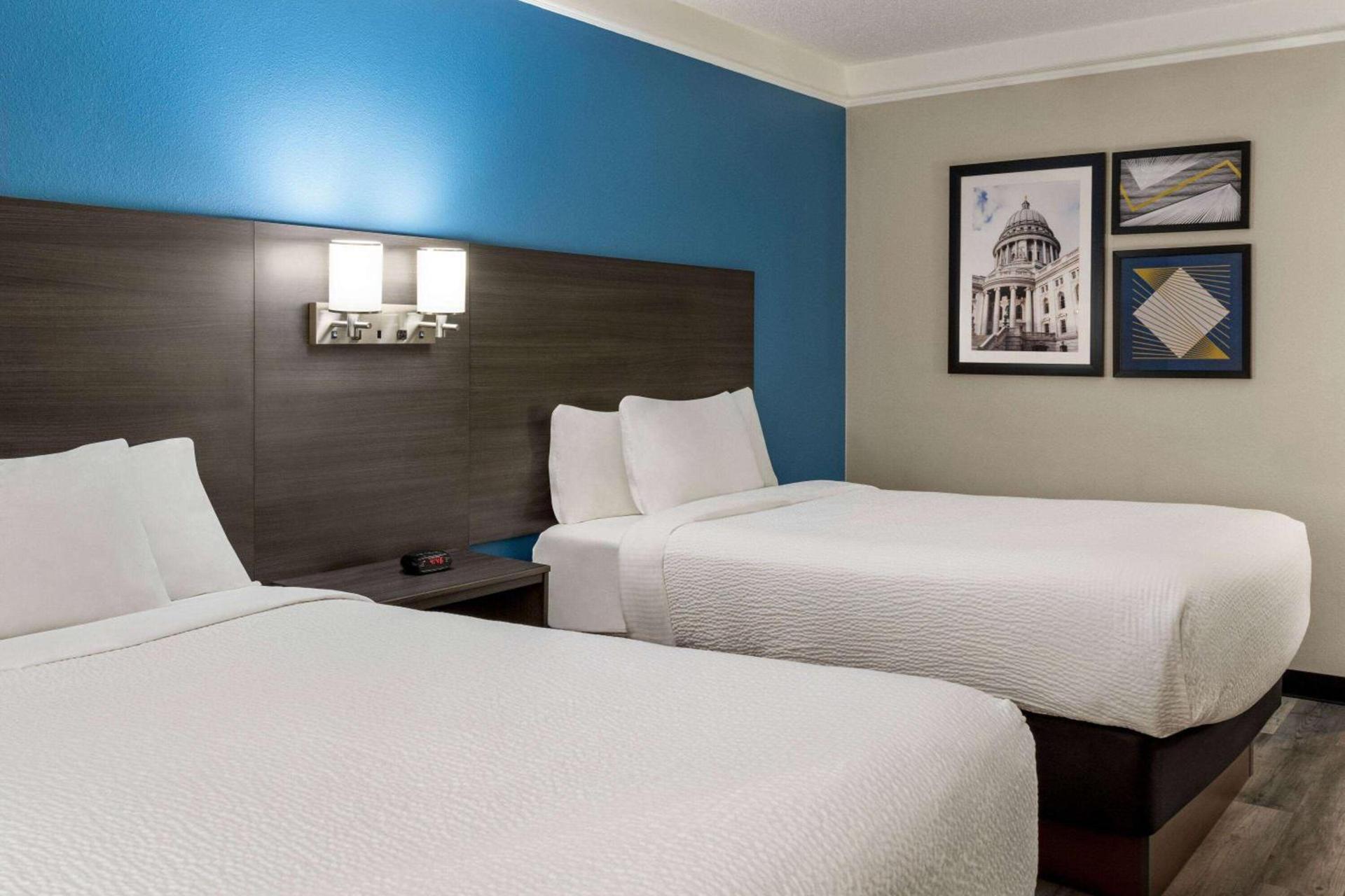 La Quinta by Wyndham Madison American Center photo 13