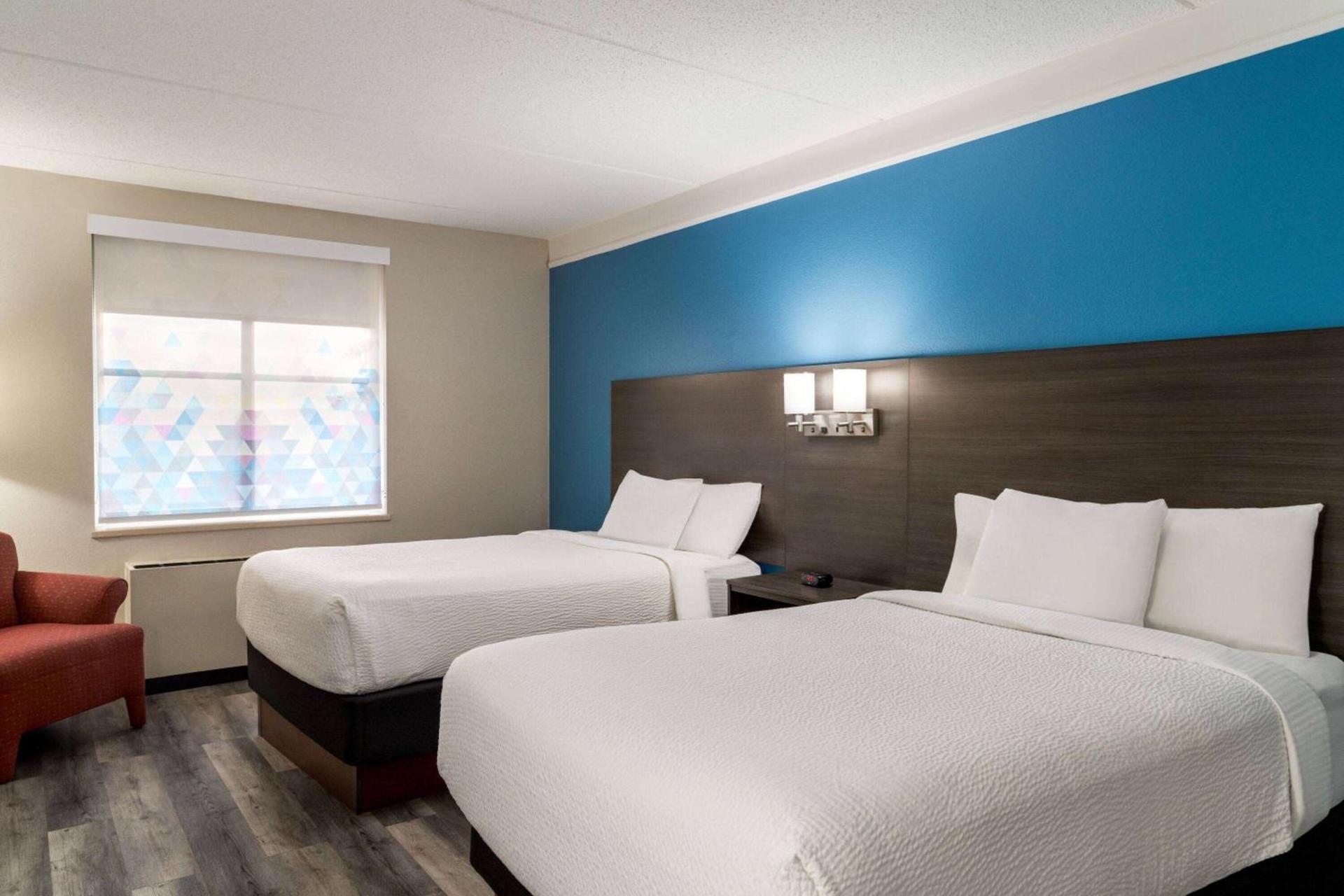 La Quinta by Wyndham Madison American Center photo 15