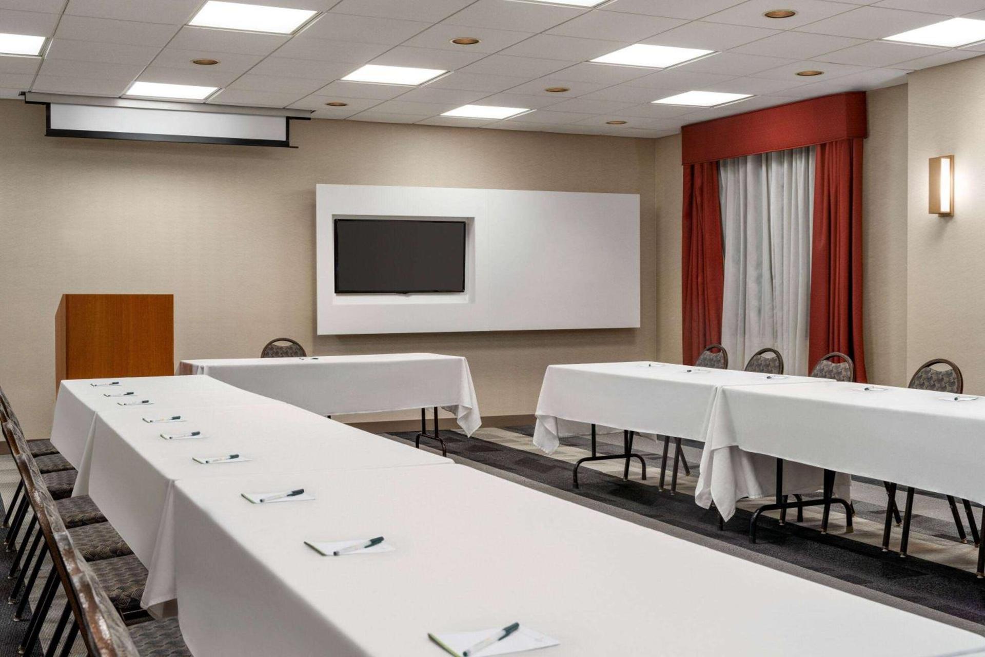 La Quinta by Wyndham Madison American Center — hotel in Madison