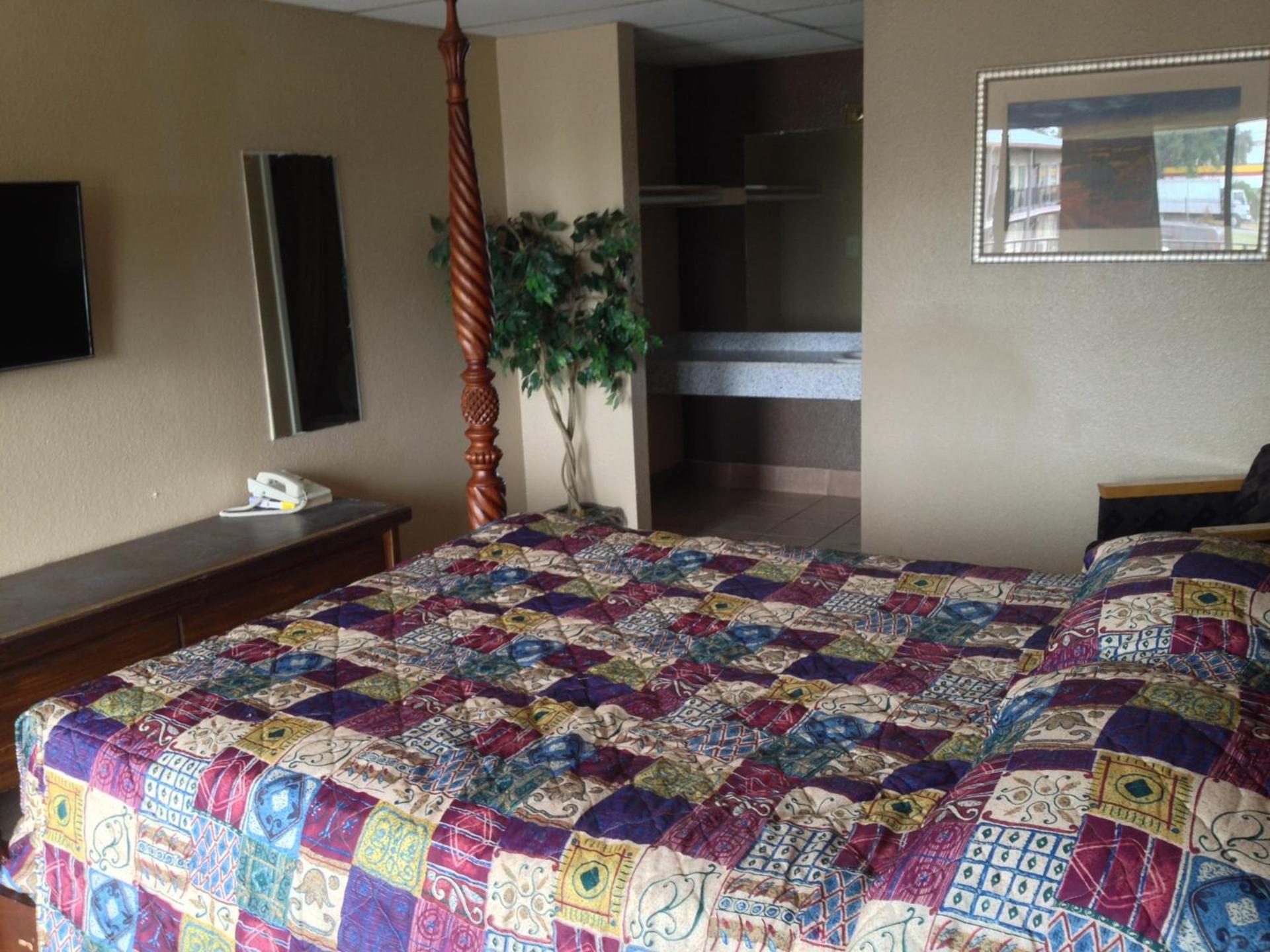 Austin Motor Inn photo 35