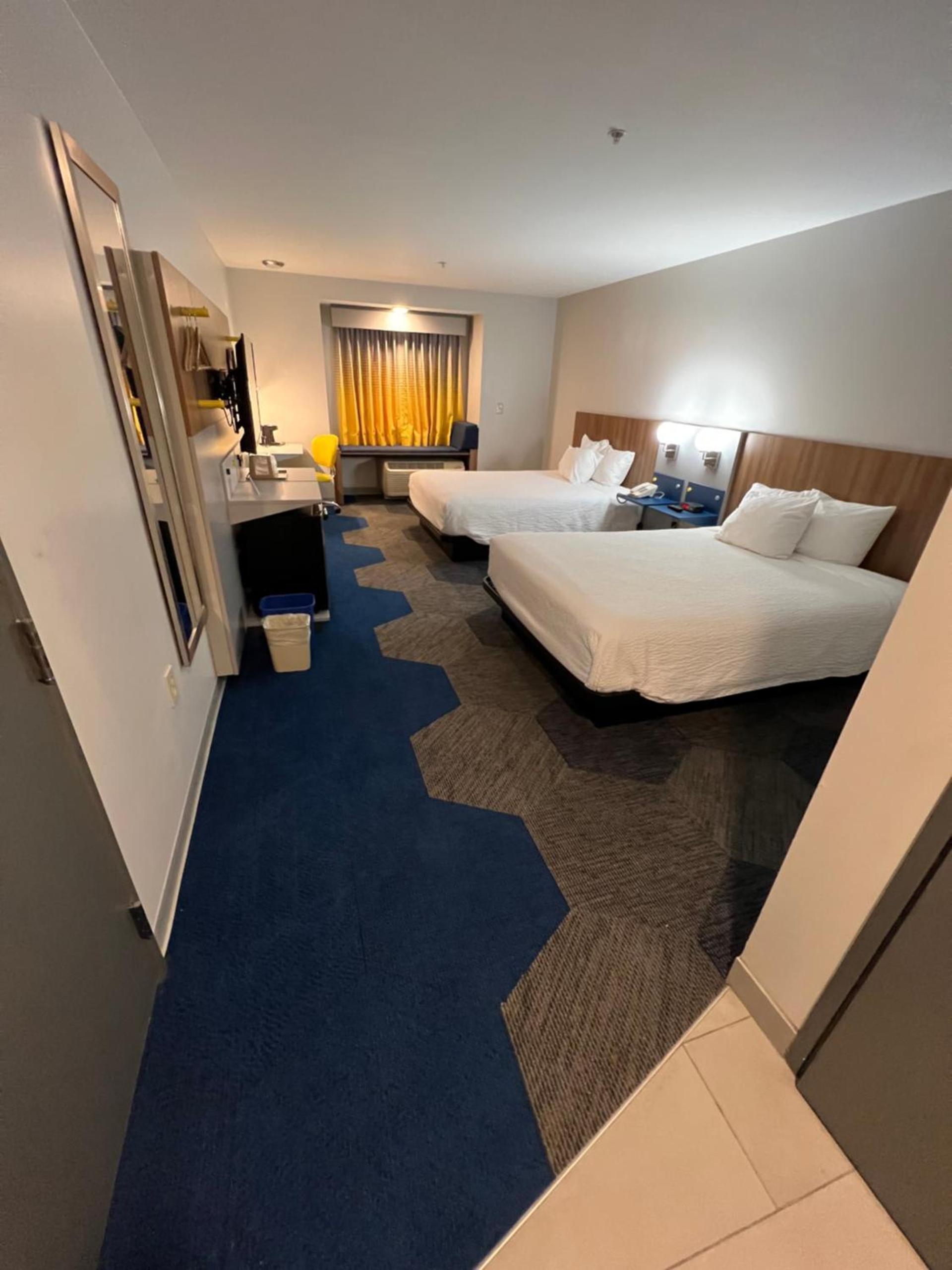 Microtel Inn & Suites by Wyndham Charlotte/Northlake photo 17