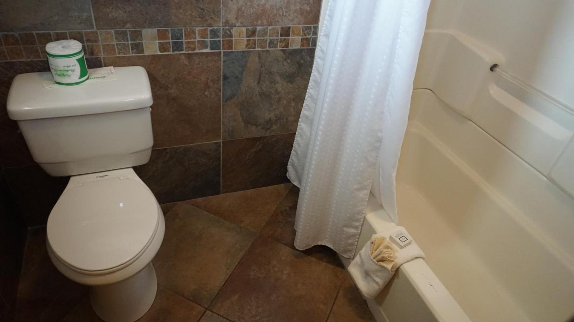 Virginia Inn photo 25