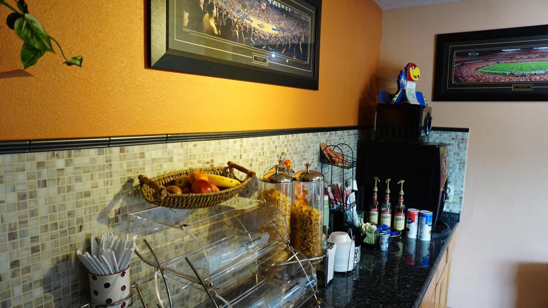 Virginia Inn photo 11