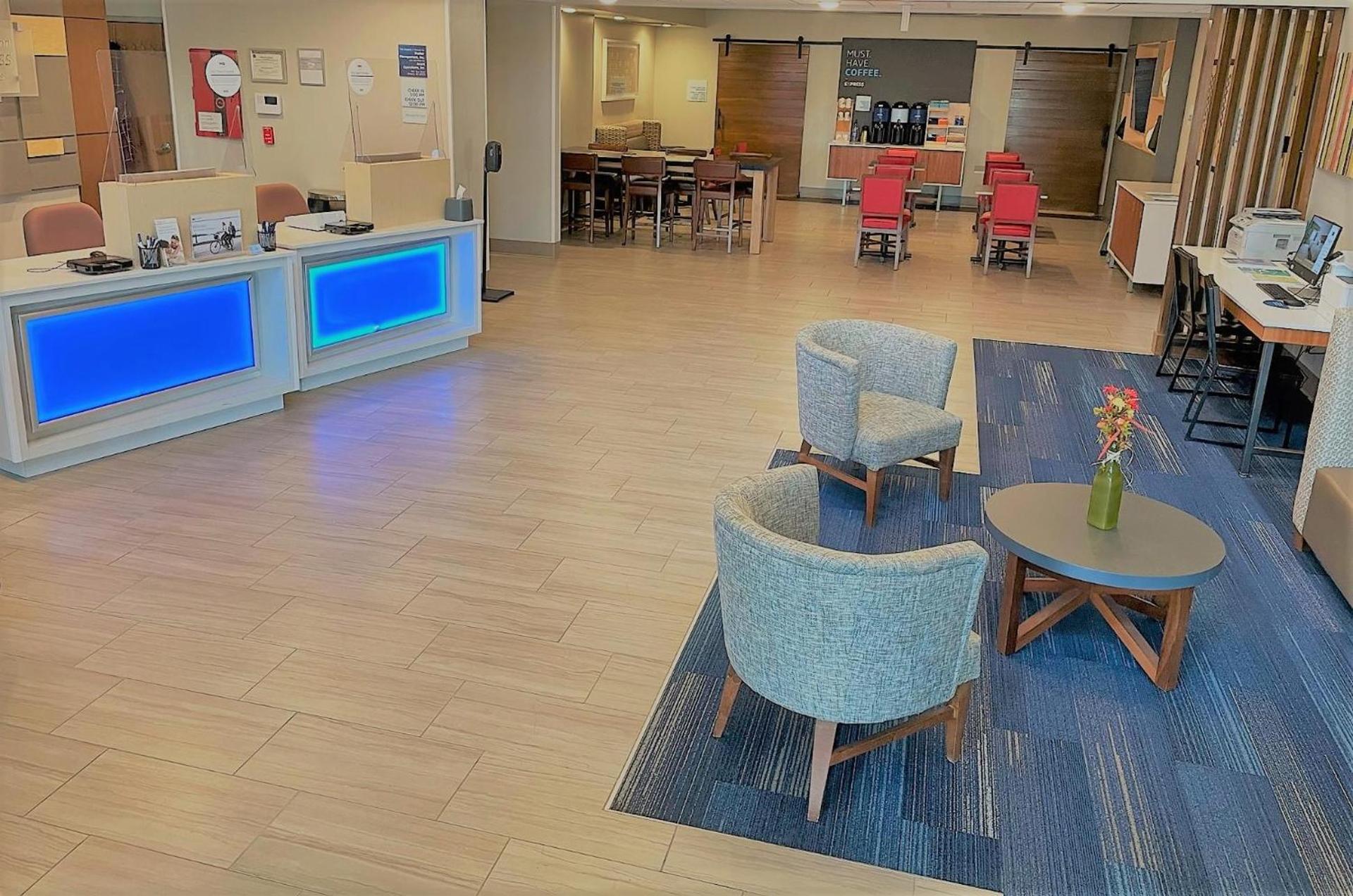 Holiday Inn Express Hotel & Suites Lincoln South by IHG photo 5