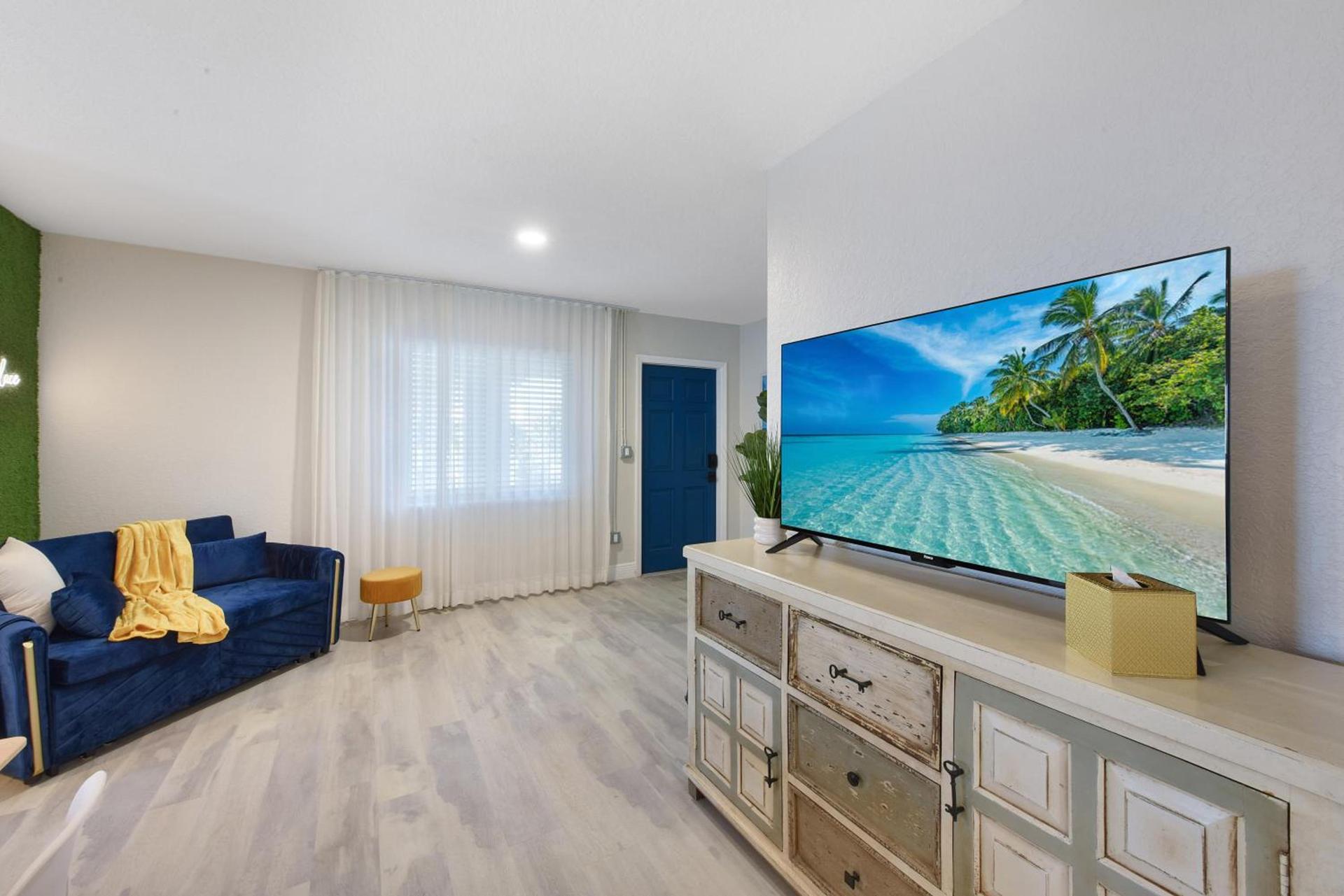 Palm Cove Motel photo 43