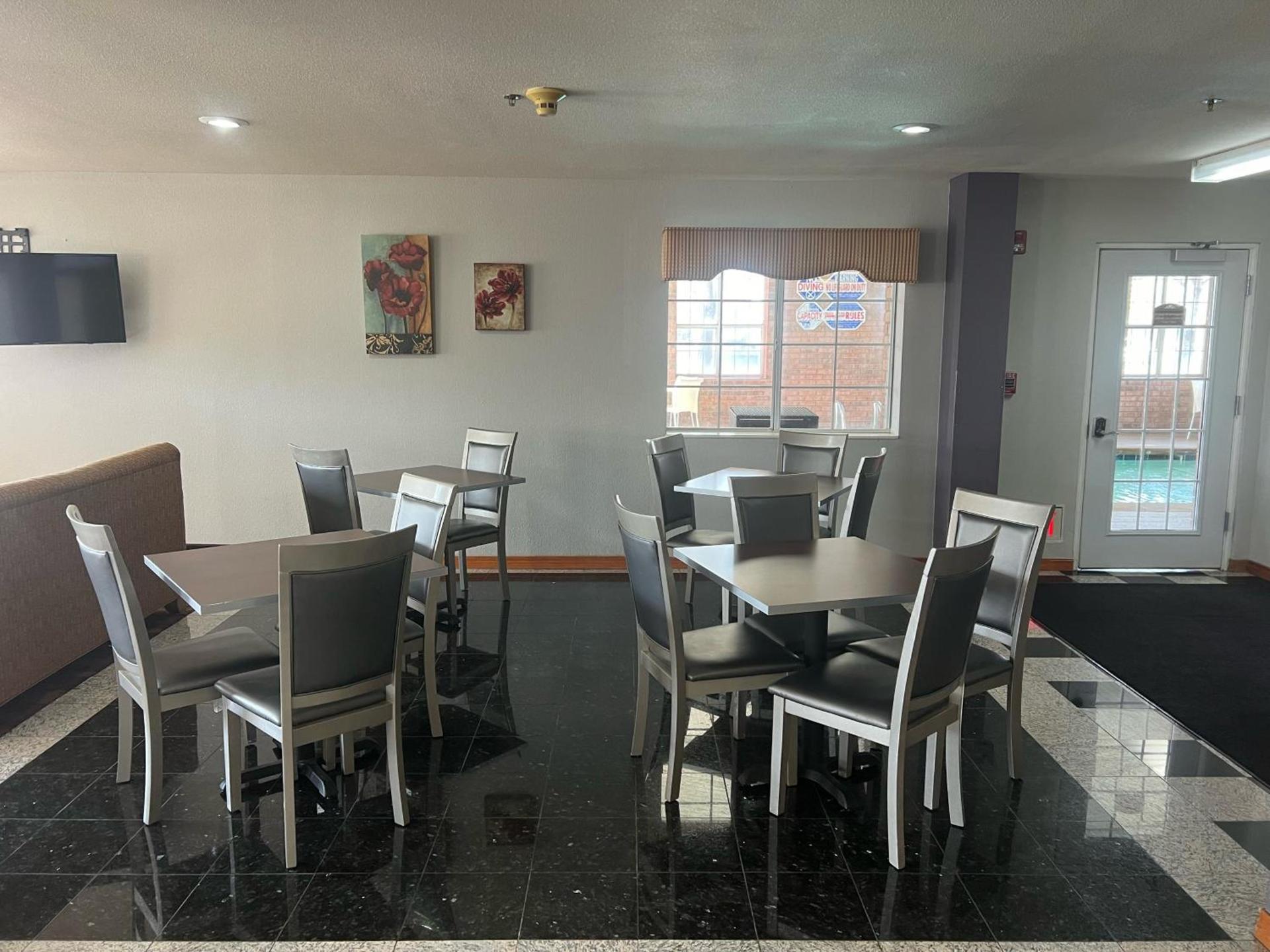 Microtel Inn & Suites by Wyndham Amarillo photo 7