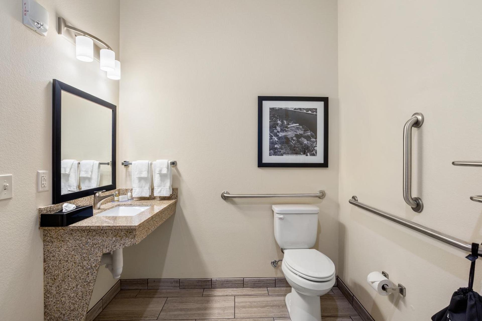 Cobblestone Hotel & Suites - Lynden photo 19