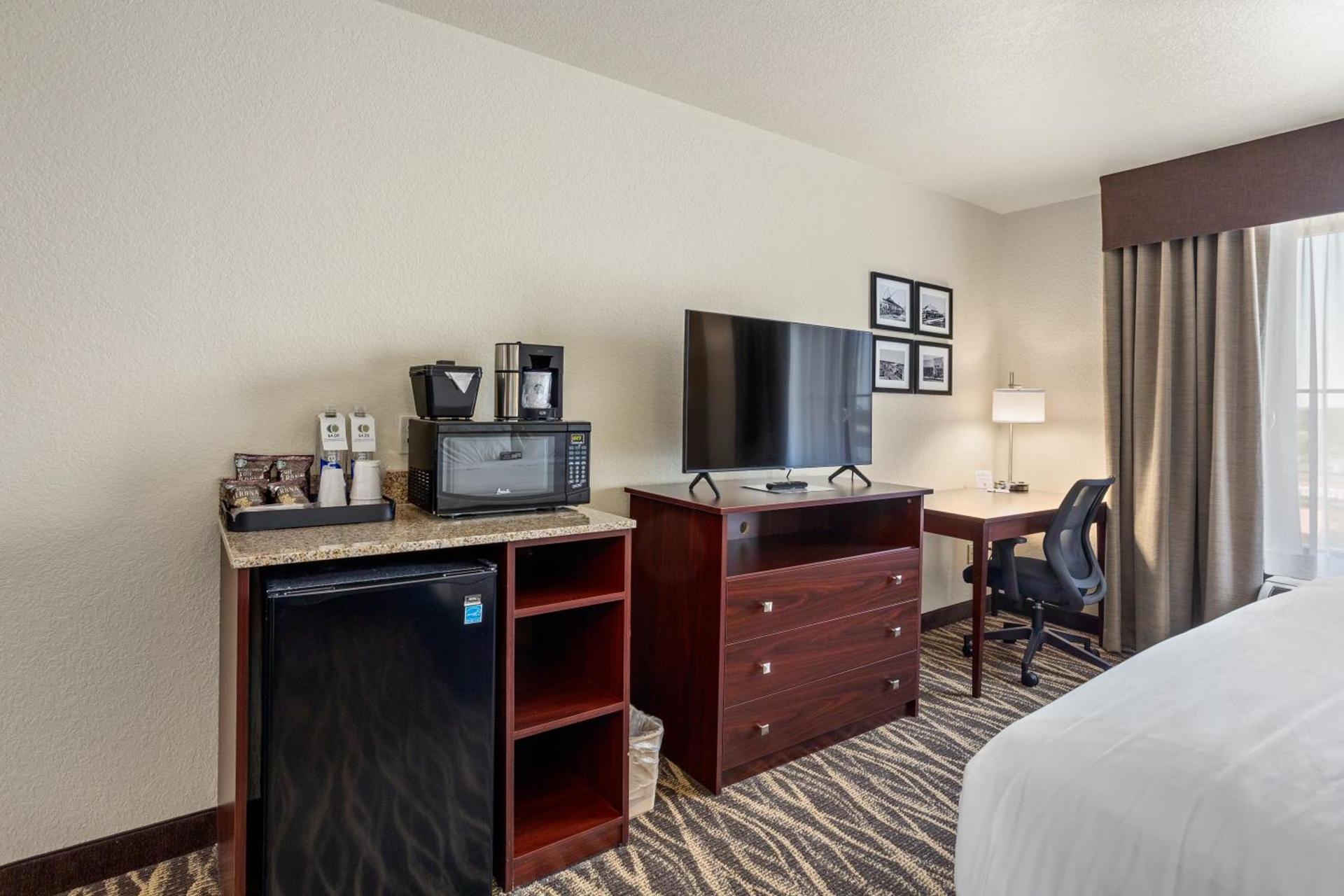Cobblestone Hotel & Suites - Lynden photo 34