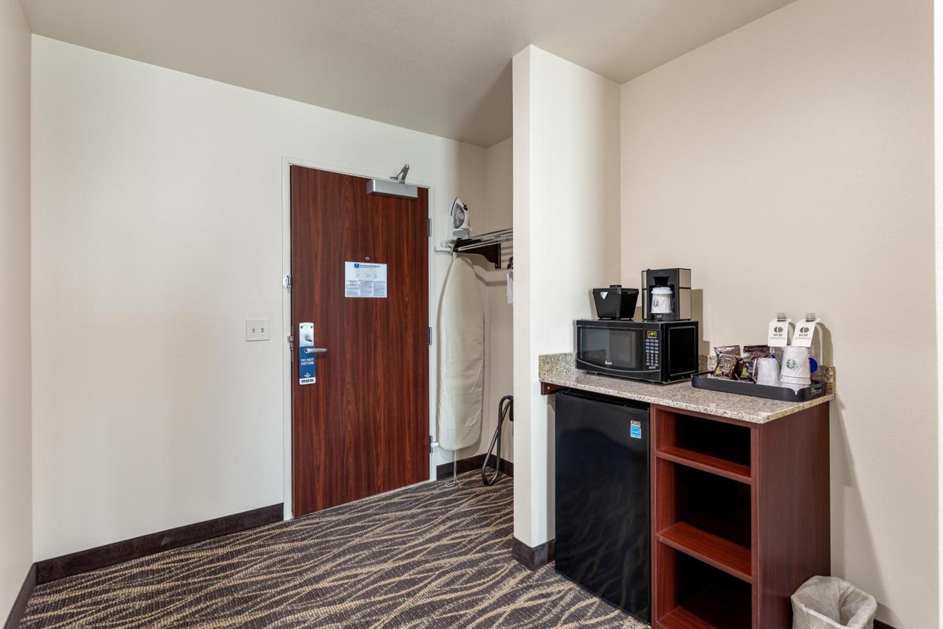 Cobblestone Hotel & Suites - Lynden photo 36