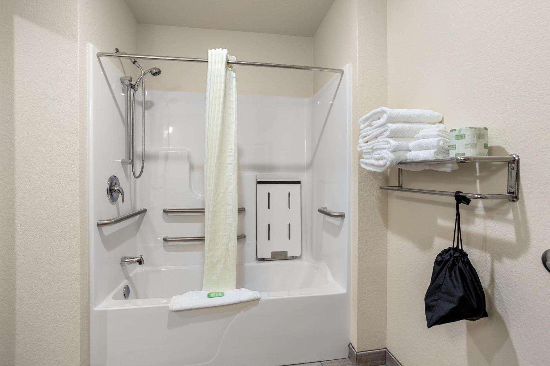 Cobblestone Hotel & Suites - Lynden photo 37