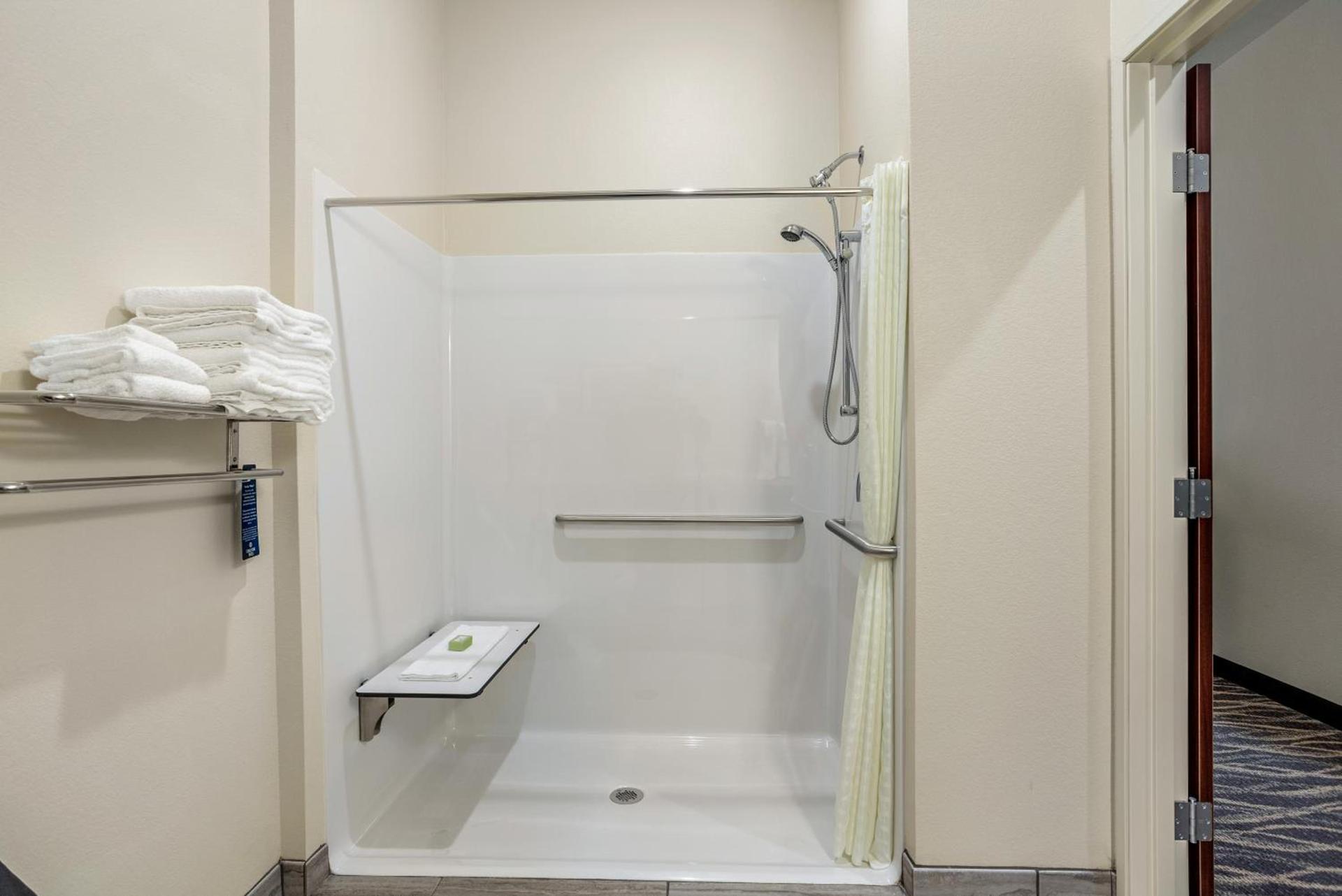 Cobblestone Hotel & Suites - Lynden photo 54