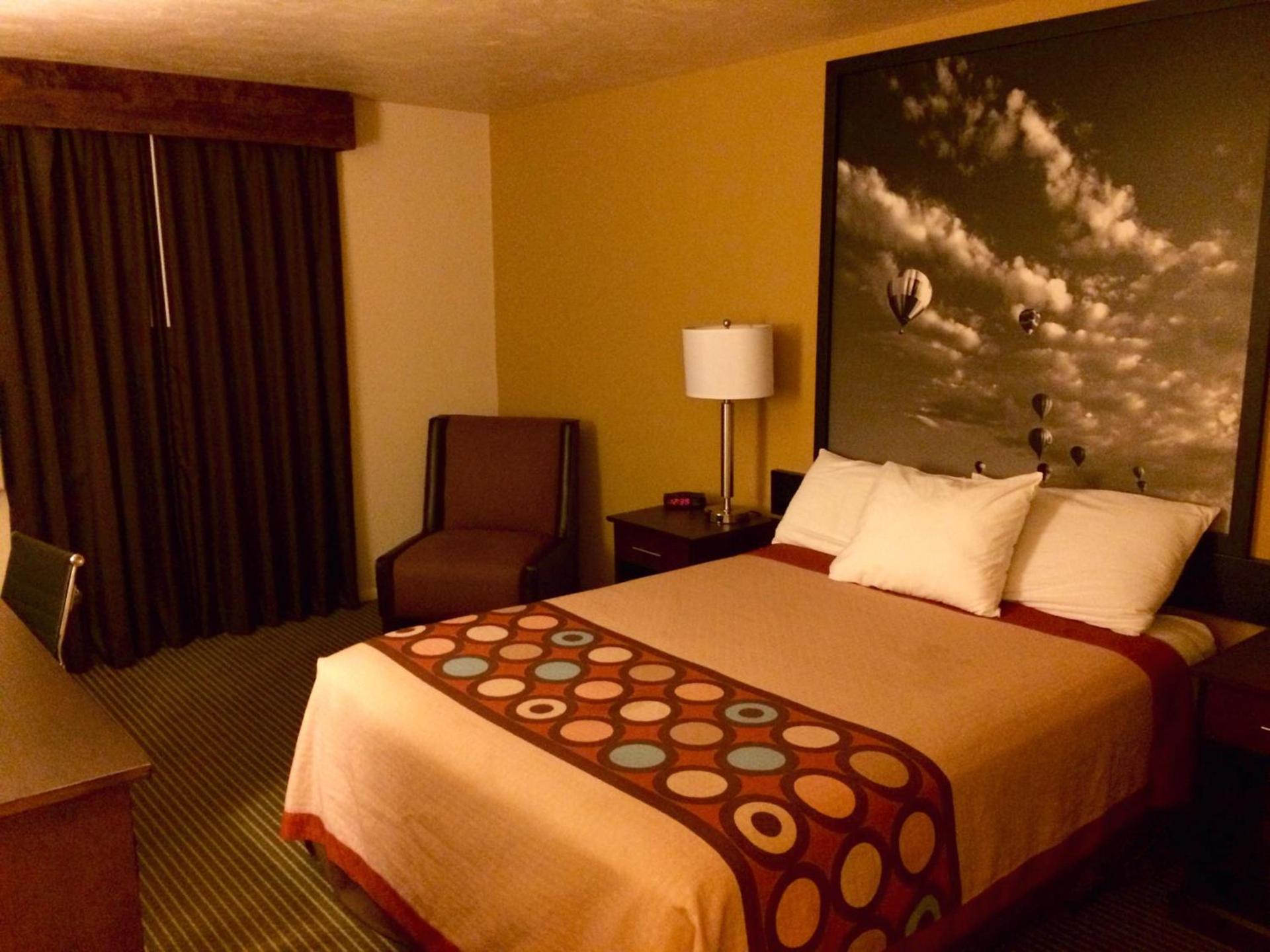 Super 8 by Wyndham Idaho Falls photo 15
