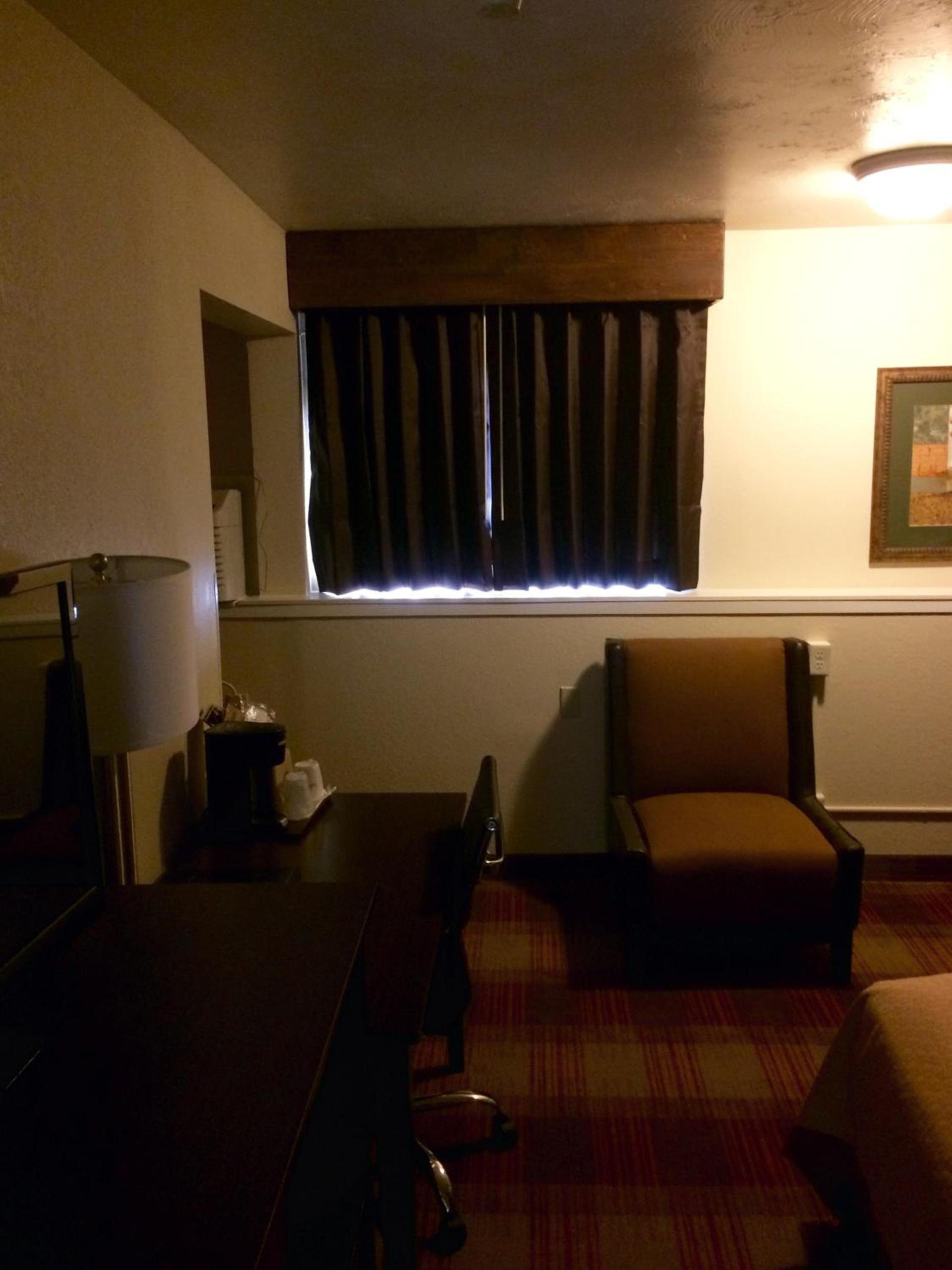Super 8 by Wyndham Idaho Falls photo 21