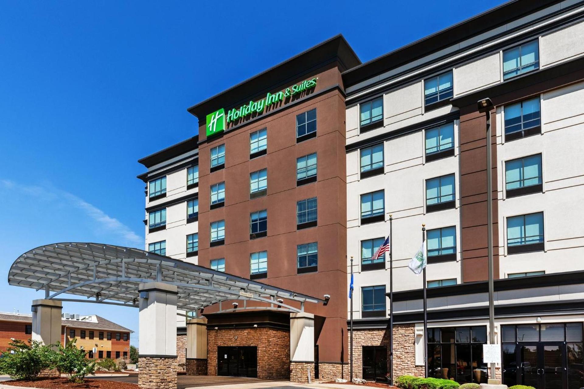 Holiday Inn Hotel & Suites Tulsa South by IHG photo 1