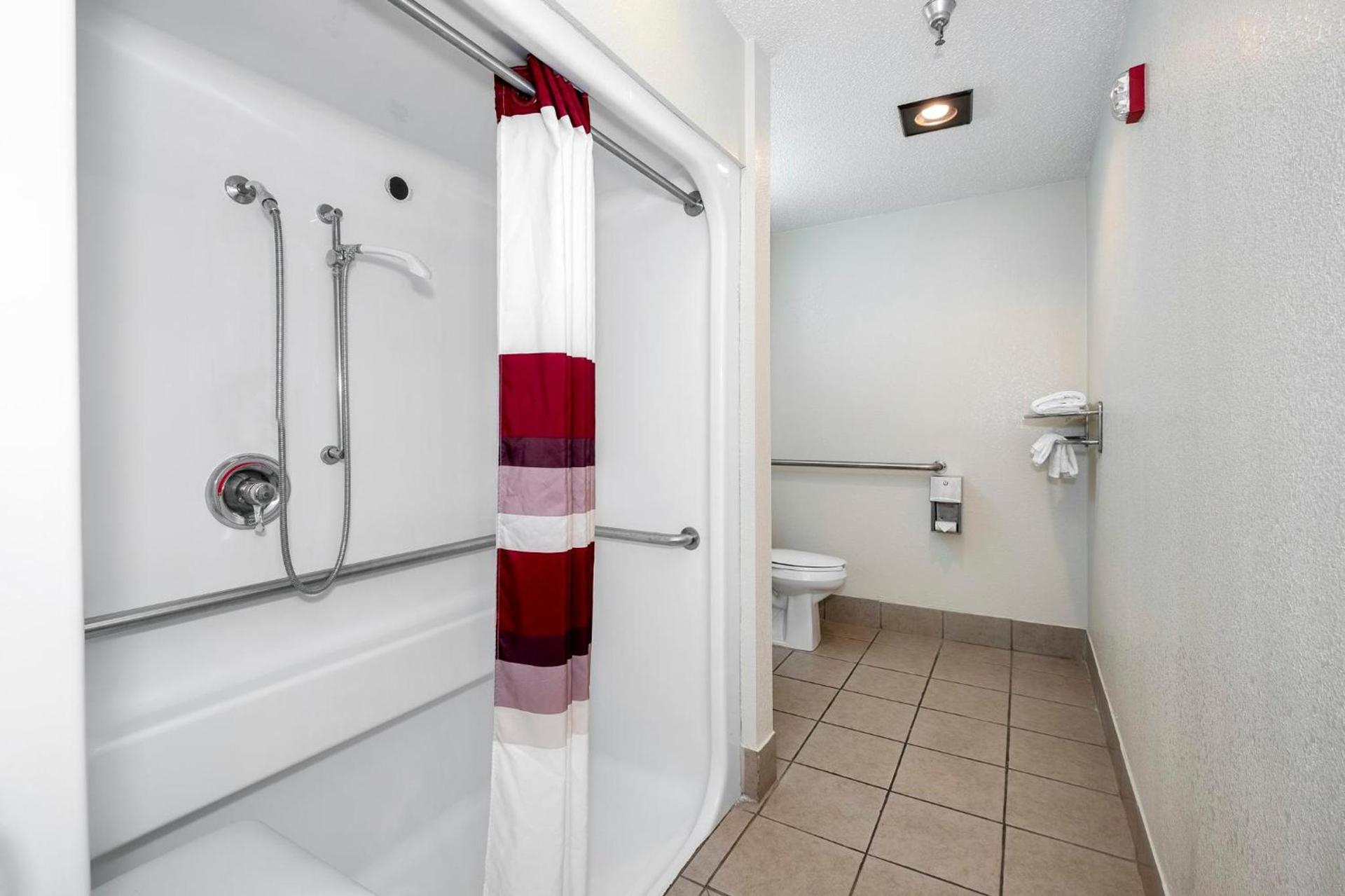 Red Roof Inn Springfield, MO photo 23