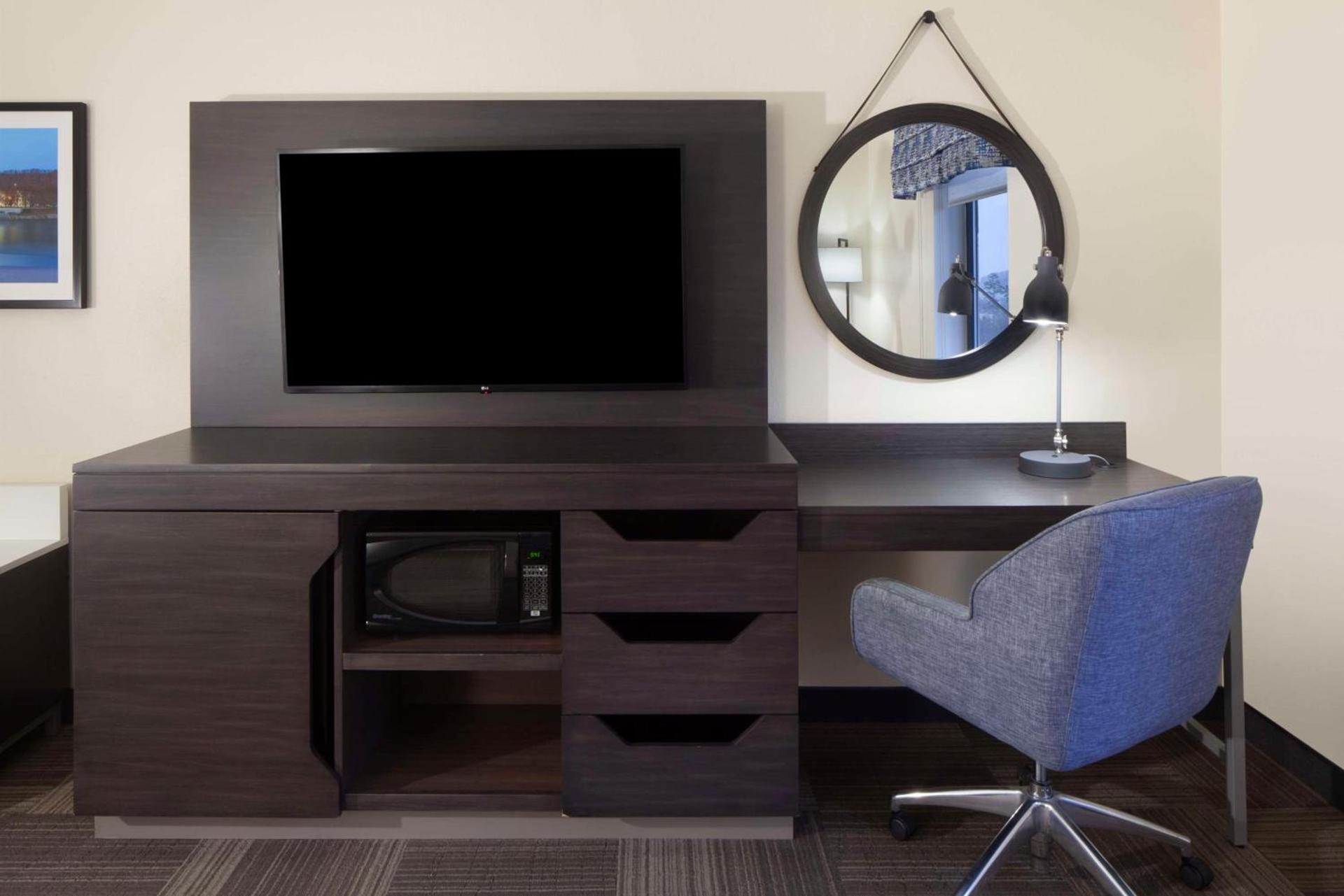 Hampton Inn Charleston-Southridge photo 18