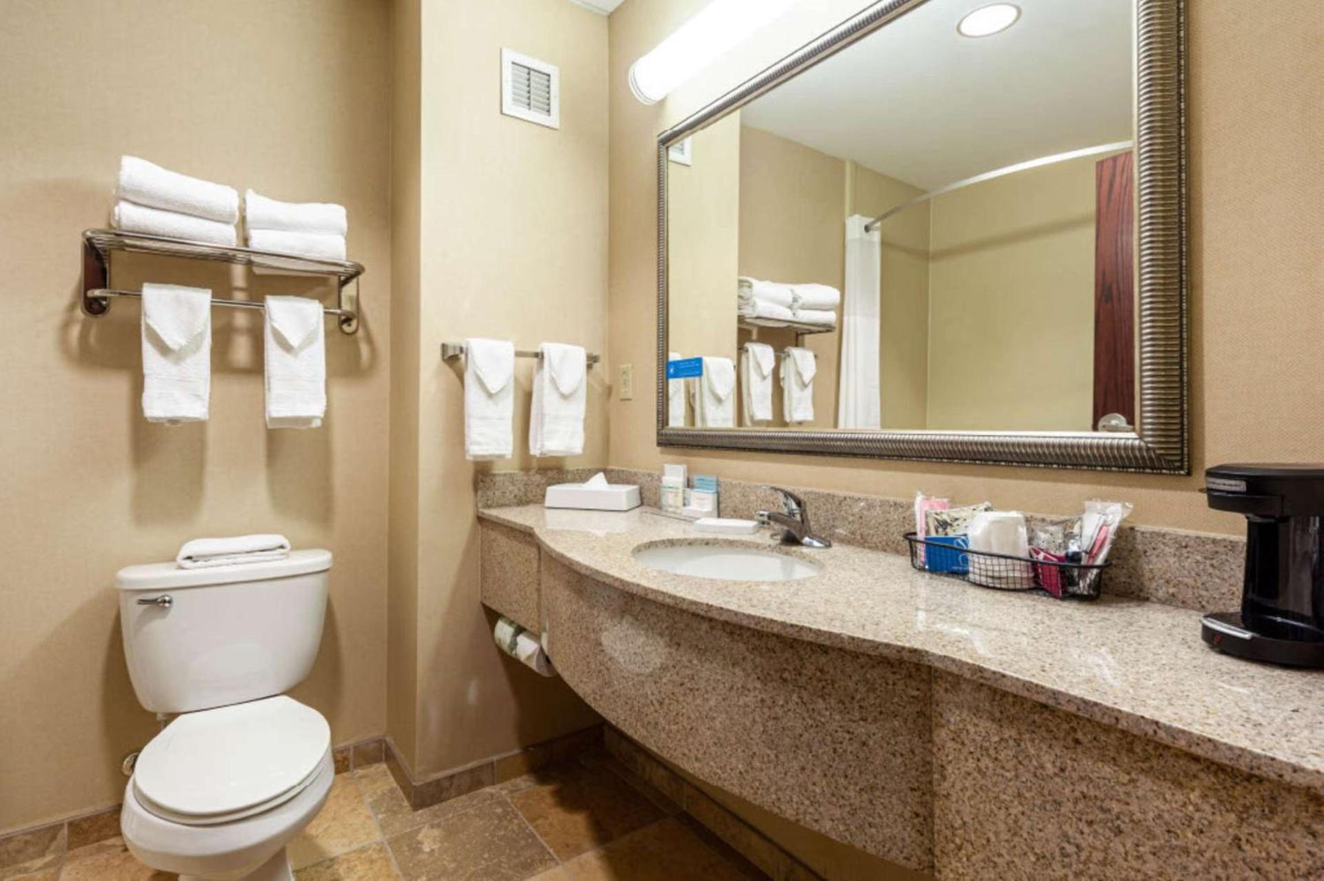 Hampton Inn Inwood photo 49