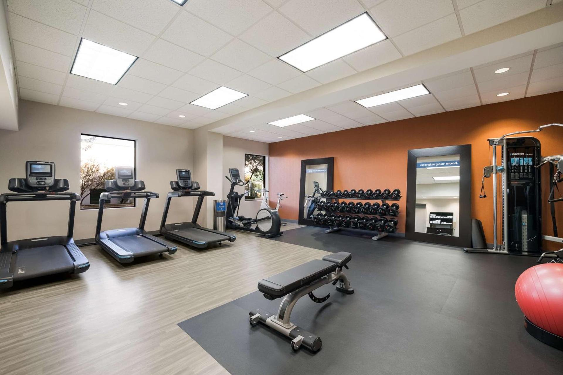 Hampton Inn McHenry photo 13
