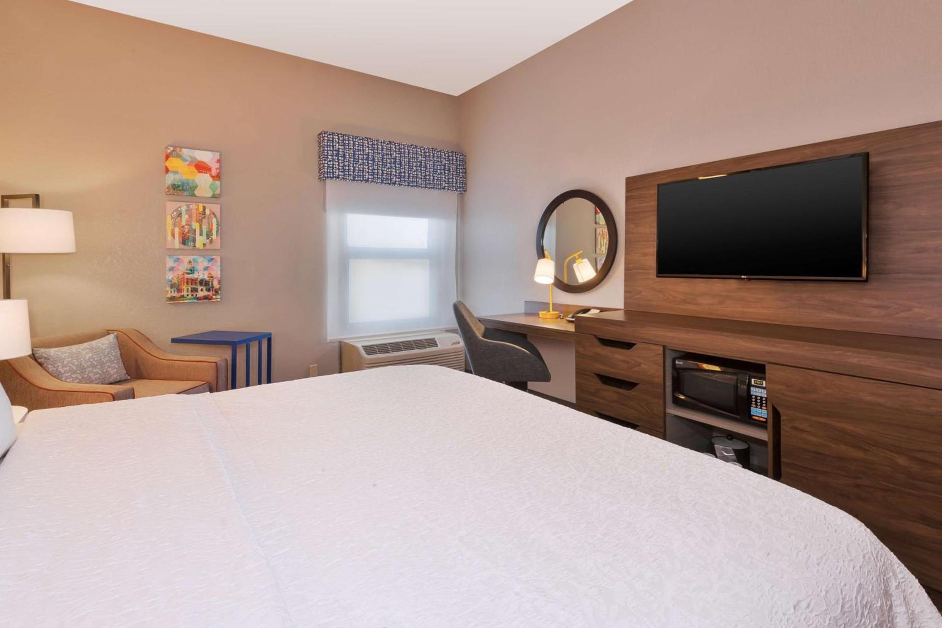 Hampton Inn Princeton photo 13