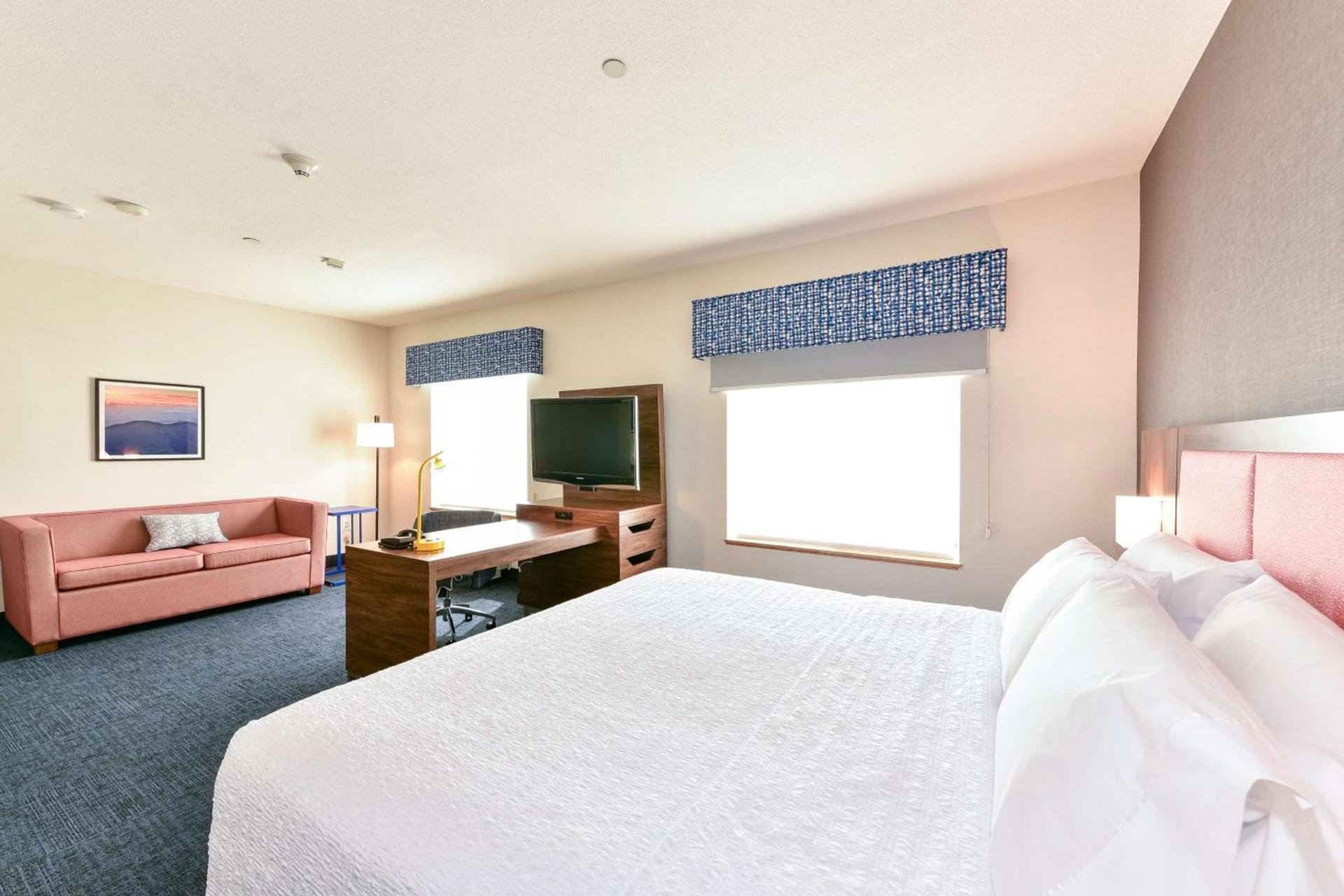 Hampton Inn & Suites Pittsburg photo 18