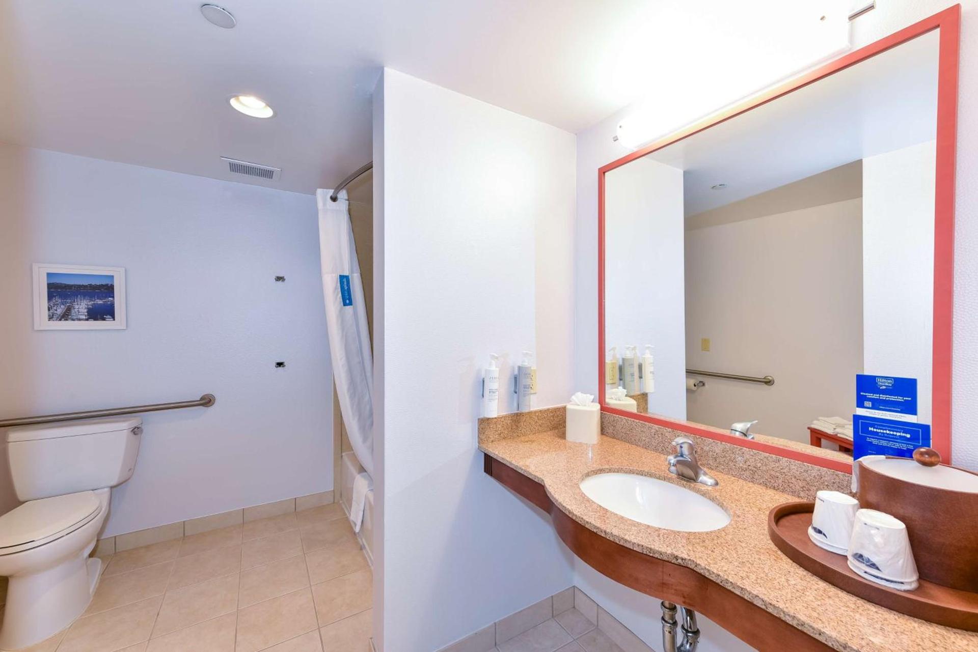 Hampton Inn & Suites Pittsburg photo 19