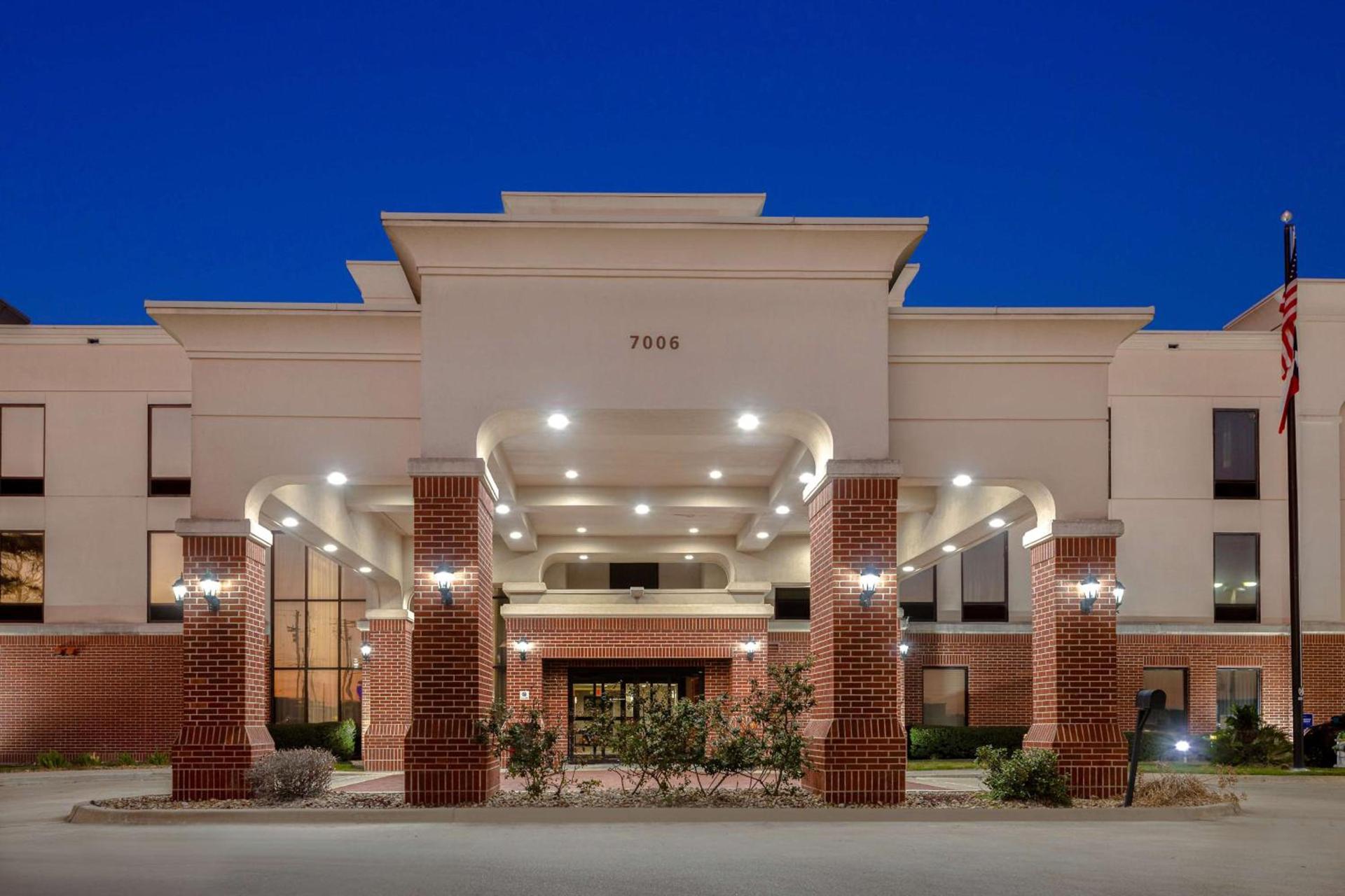 Hampton Inn Victoria photo 3