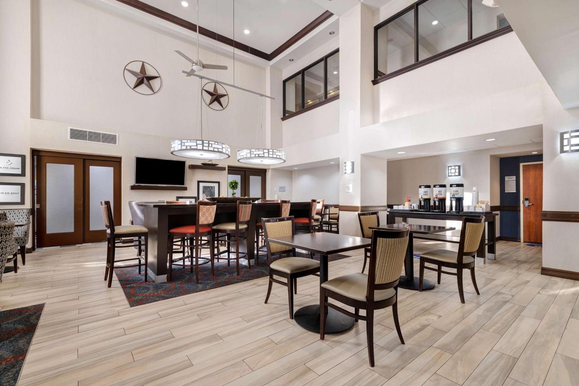 Hampton Inn Victoria photo 4