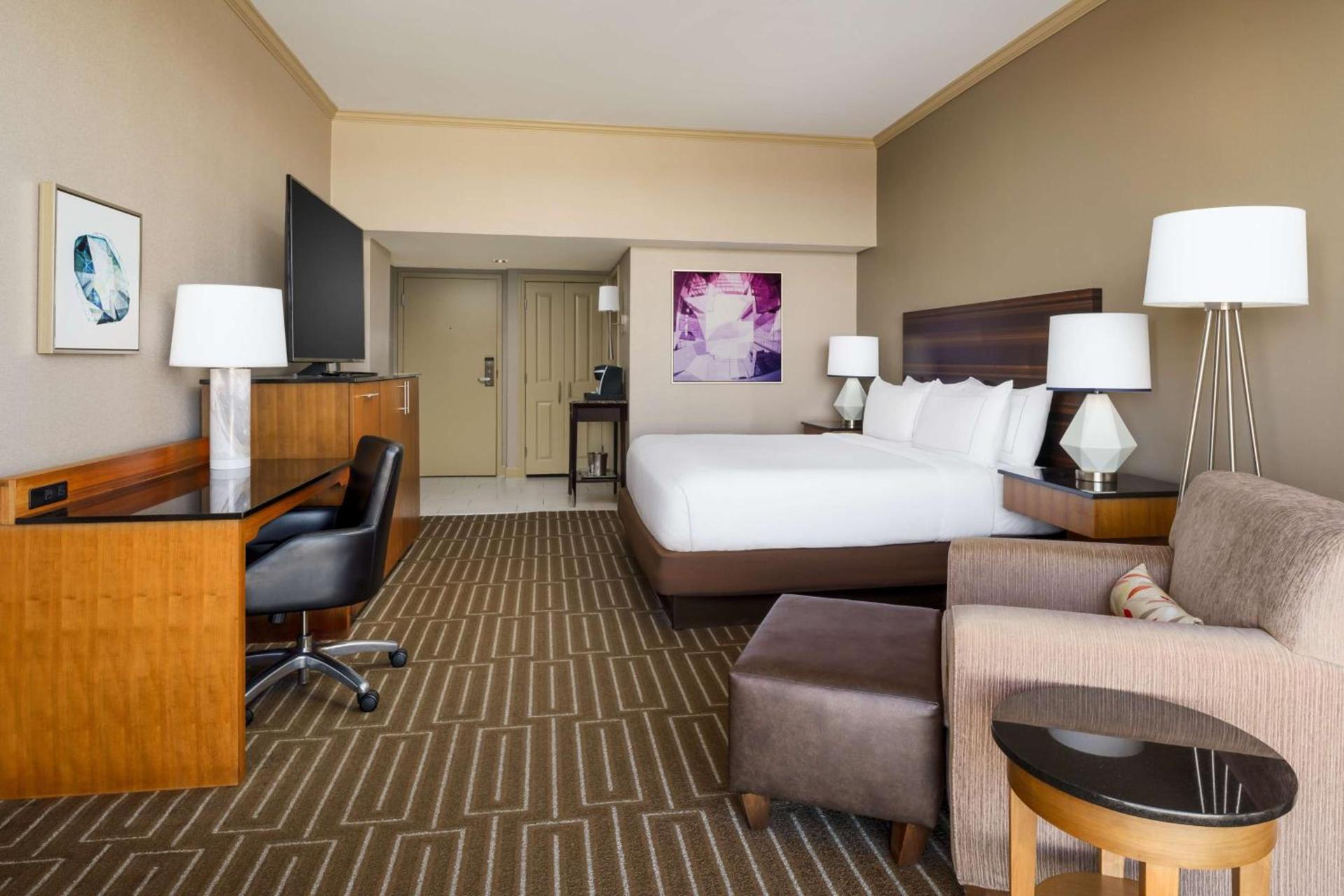Hilton Charlotte University Place photo 43