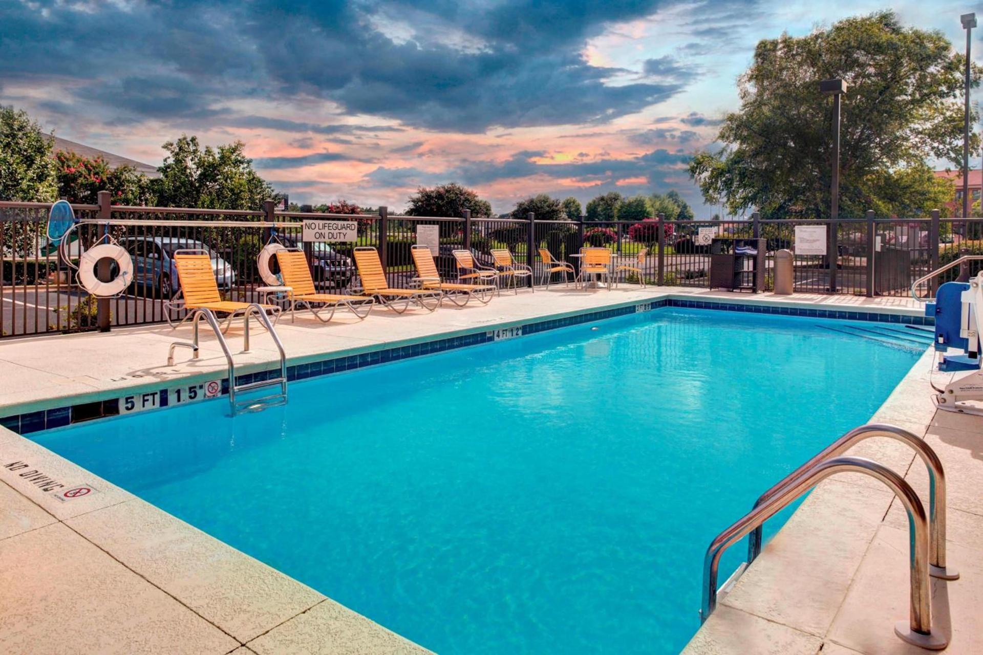 Fairfield by Marriott Inn & Suites Anniston Oxford photo 2