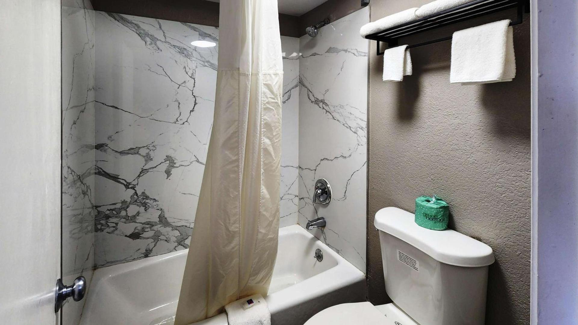 Studio 6 Houston TX Medical Center NRG Stadium photo 8