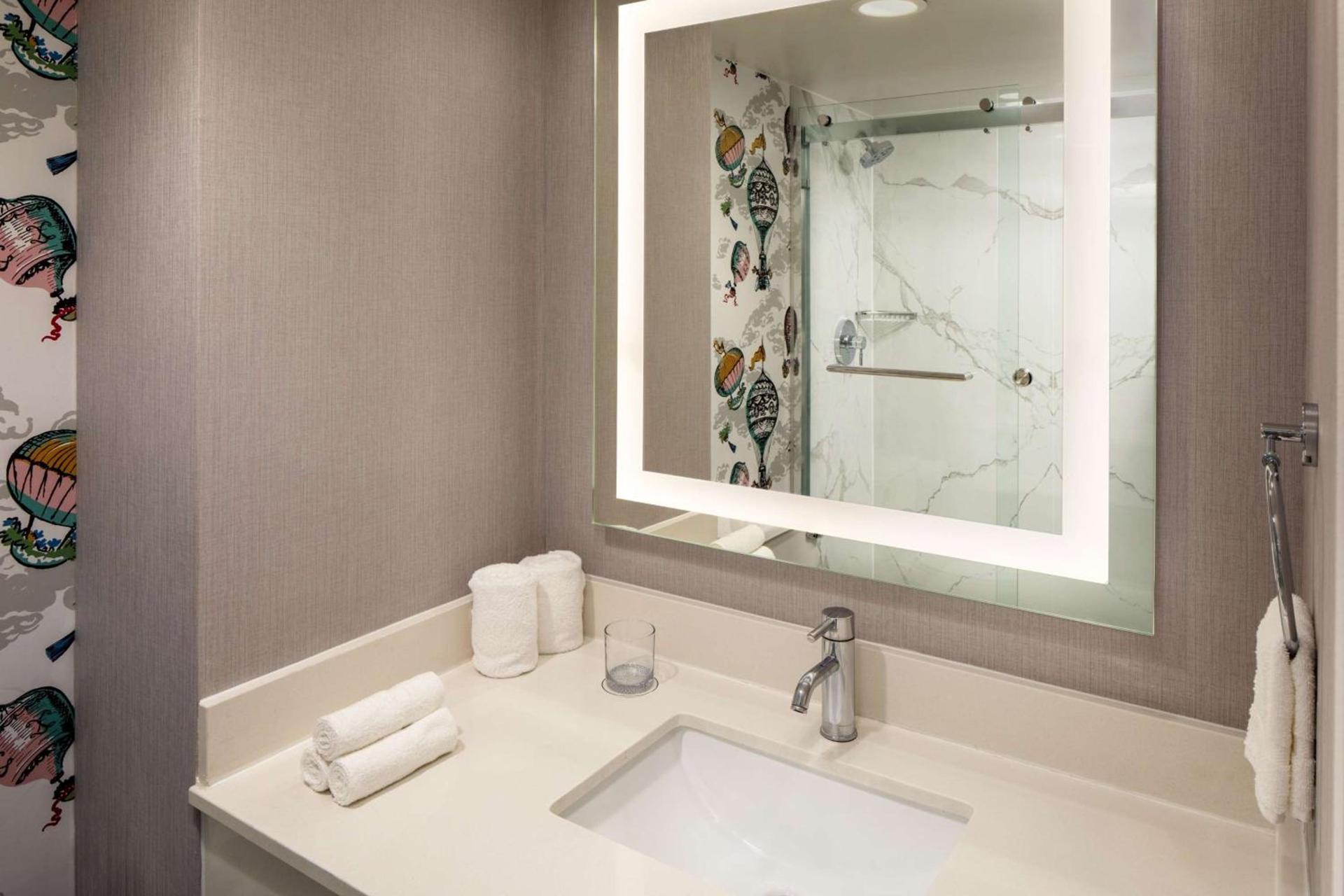 Whitney Peak Hotel Reno, Tapestry Collection by Hilton photo 14
