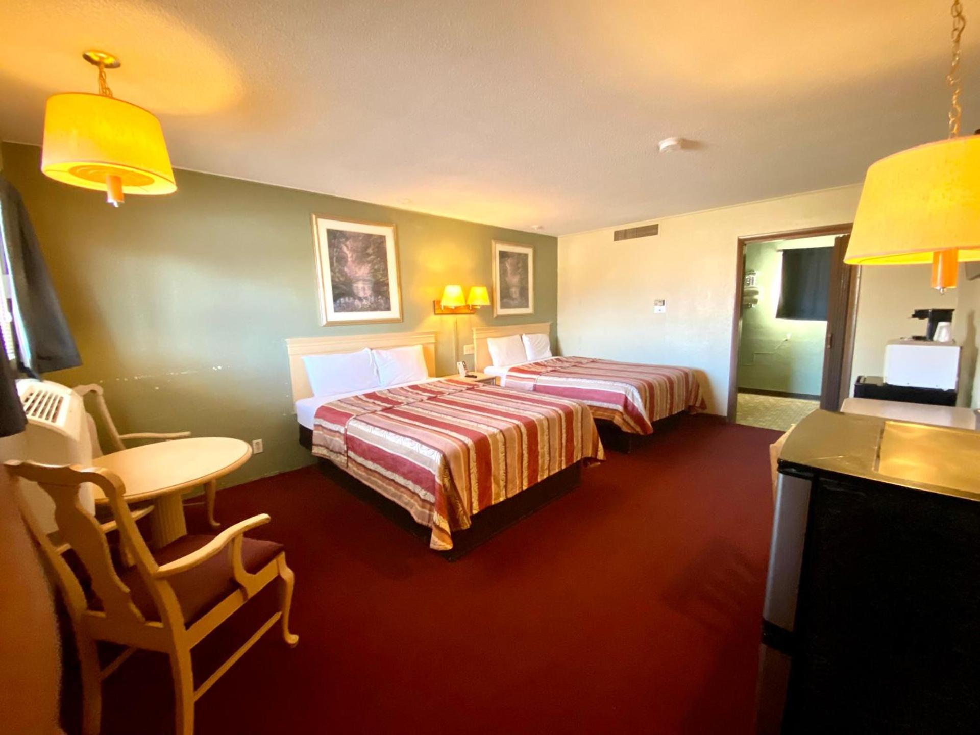 Hillcrest Motel photo 7
