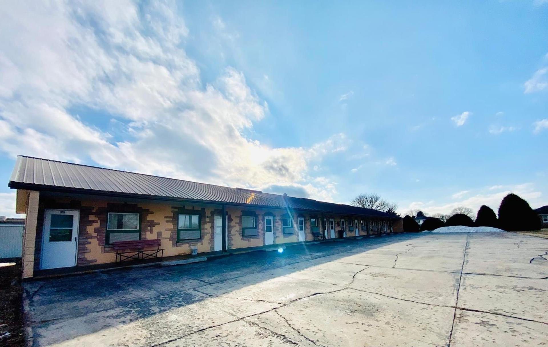 Hillcrest Motel photo 1