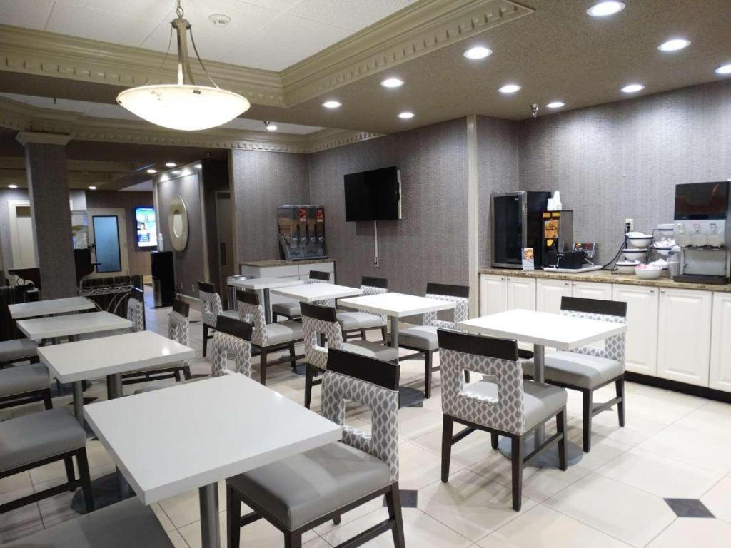 Overland Park Hotel photo 12
