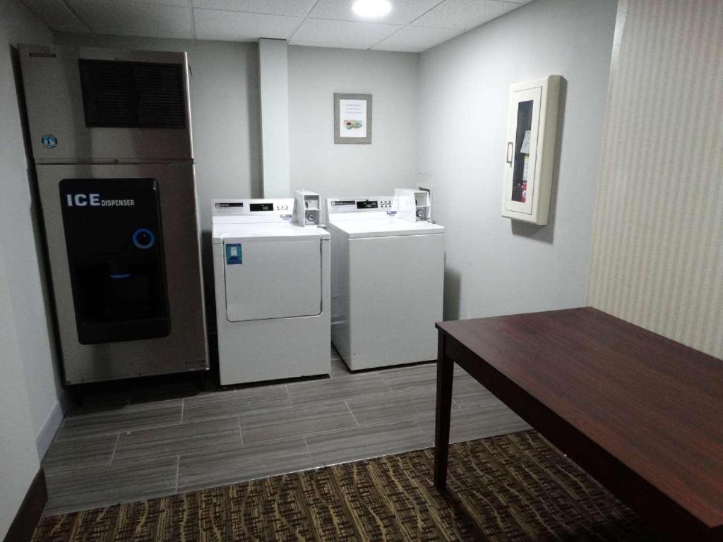 Overland Park Hotel photo 11