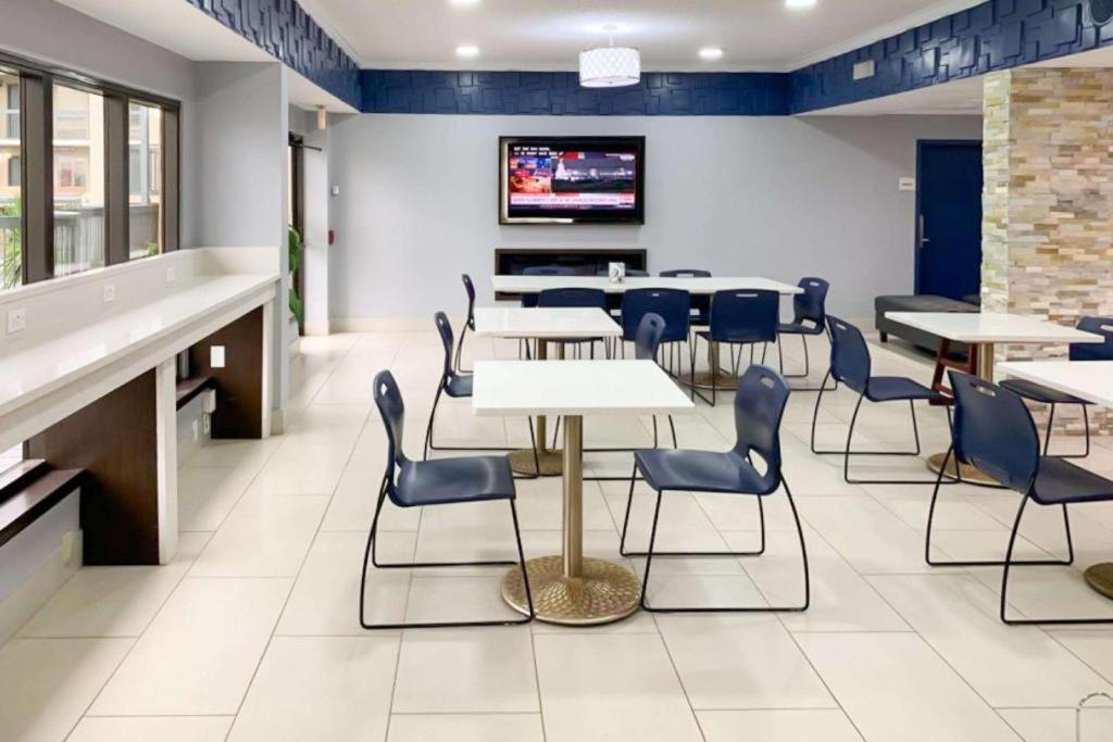 Quality Inn at Albany Mall photo 21