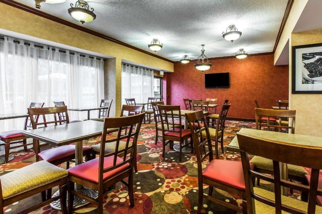 Quality Inn at Albany Mall photo 23