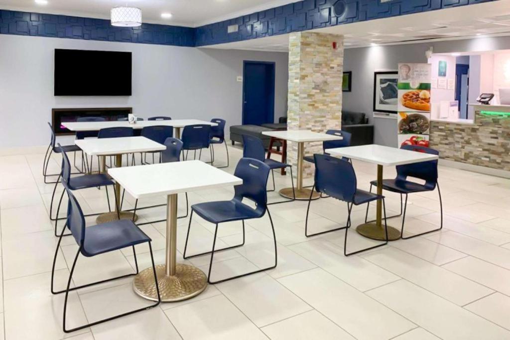 Quality Inn at Albany Mall photo 27