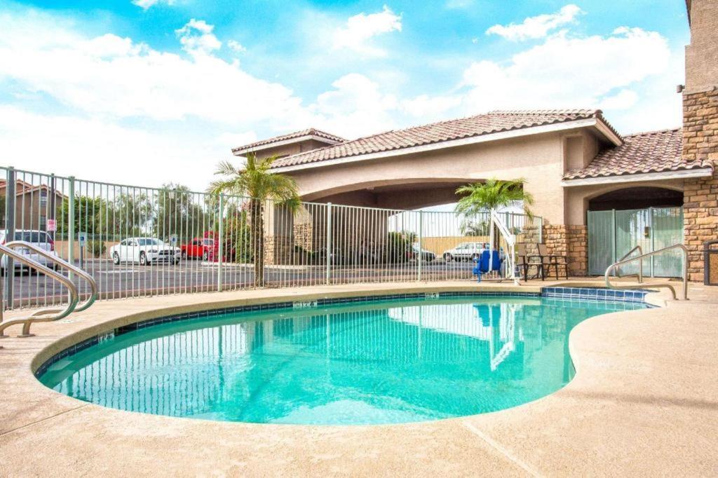 Hawthorn Suites by Wyndham Tempe/Mesa/Phoenix Area photo 2