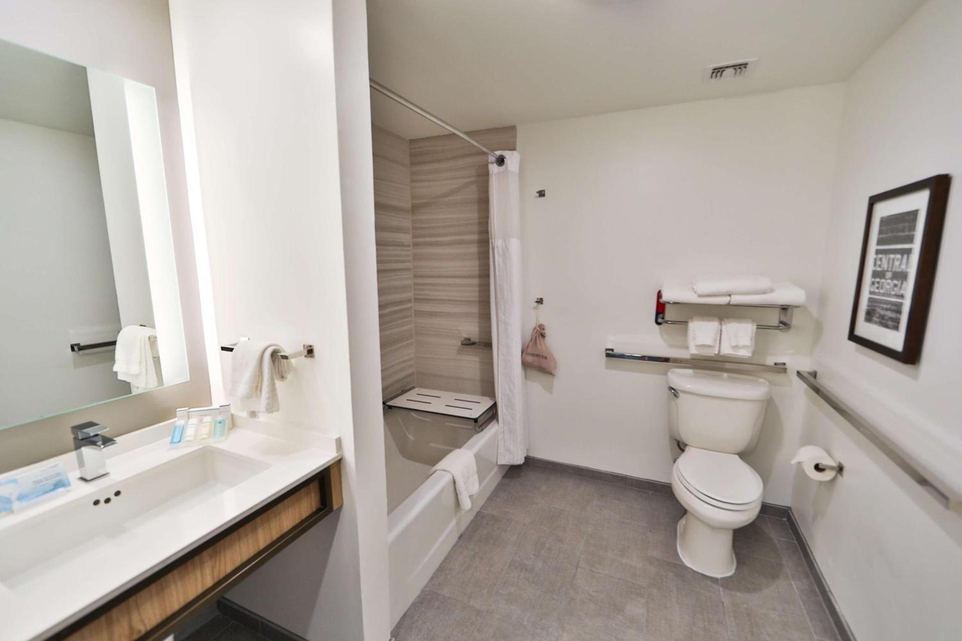 Hilton Garden Inn Savannah Historic District photo 30